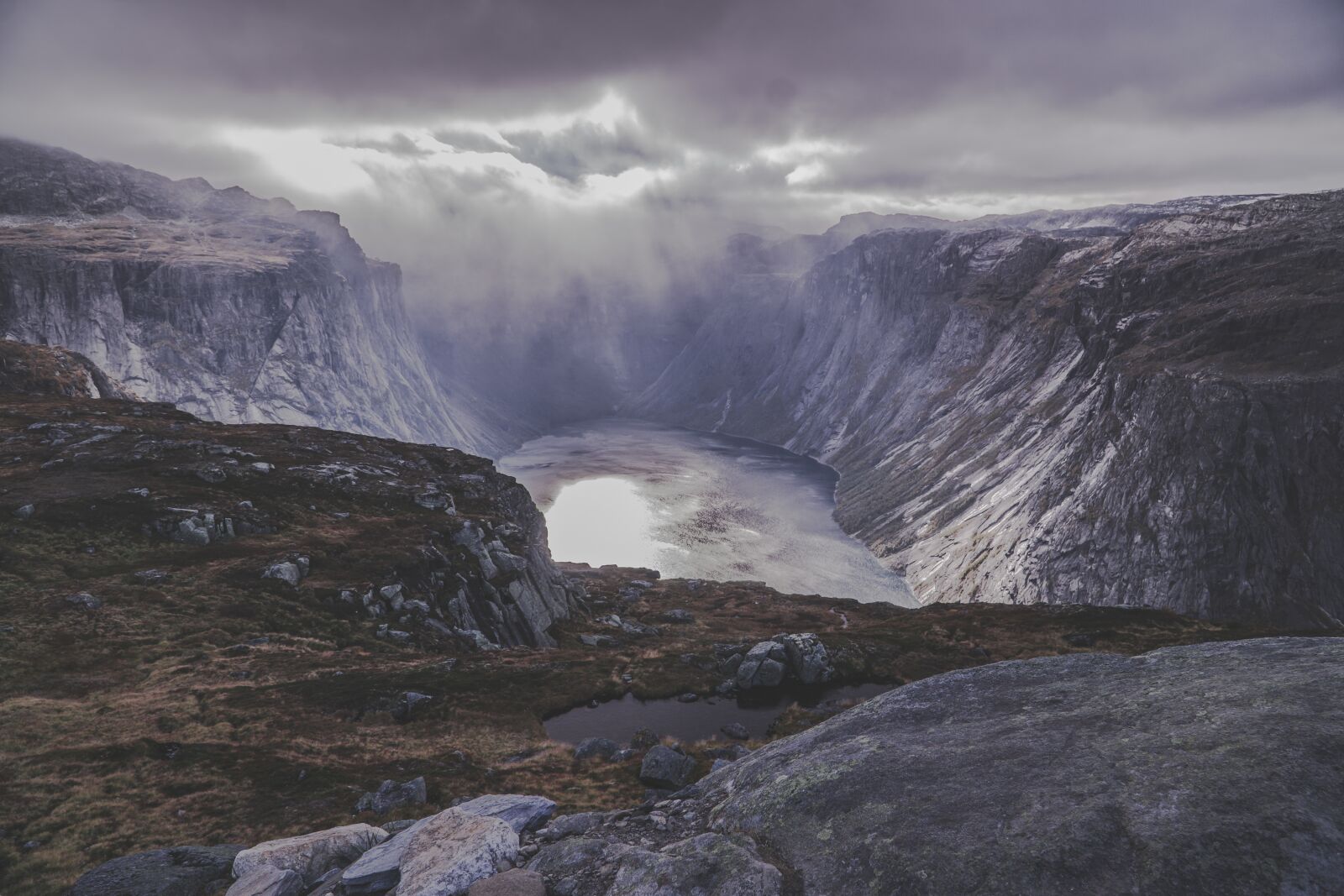 Sony a6000 + Sony E PZ 18-105mm F4 G OSS sample photo. Path, norway, landscape photography