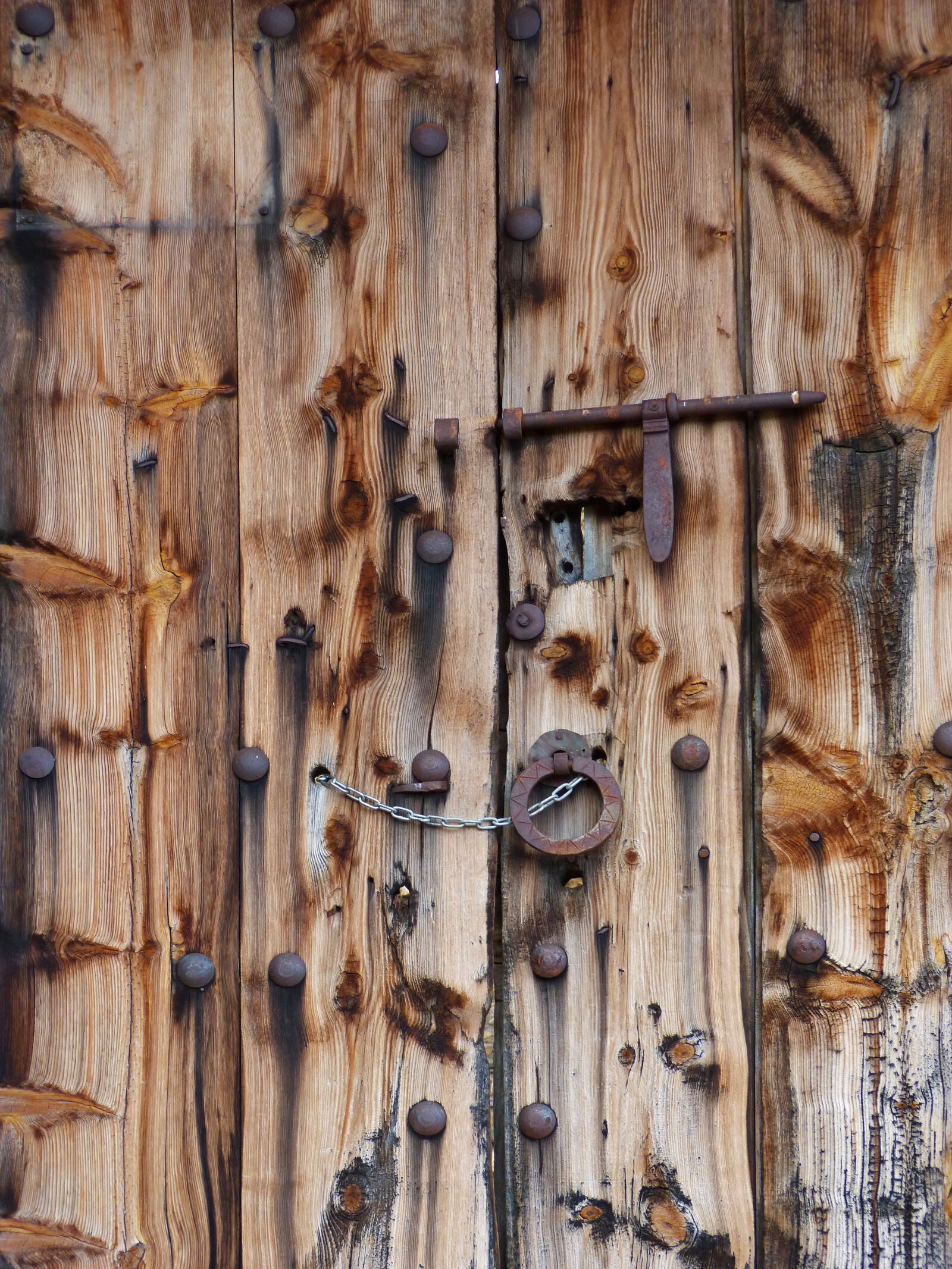Panasonic DMC-FZ62 sample photo. Door, old, wood photography