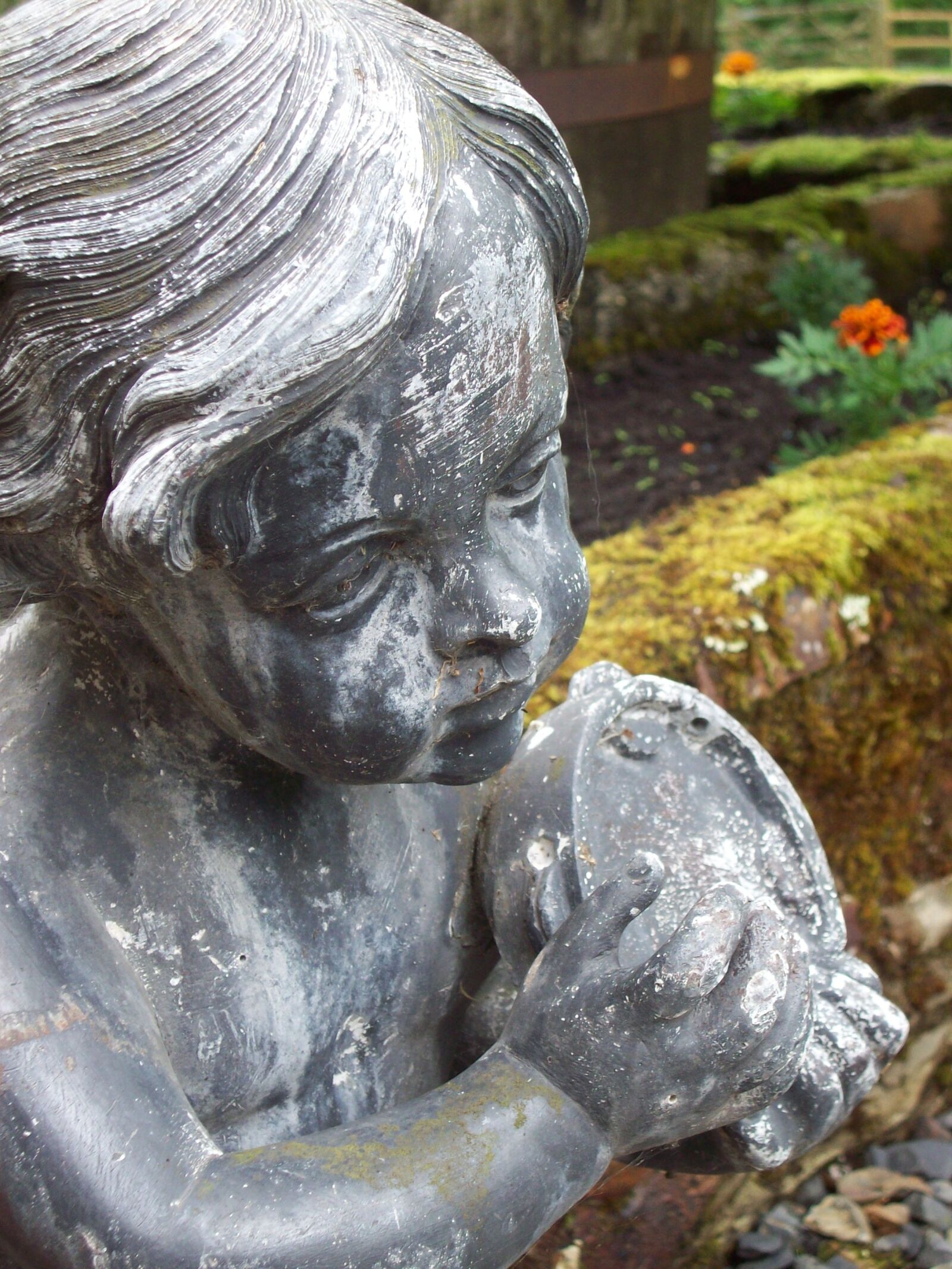 Kodak EASYSHARE M753 ZOOM DIGITAL CAMERA sample photo. Statue, boy, sculpture photography