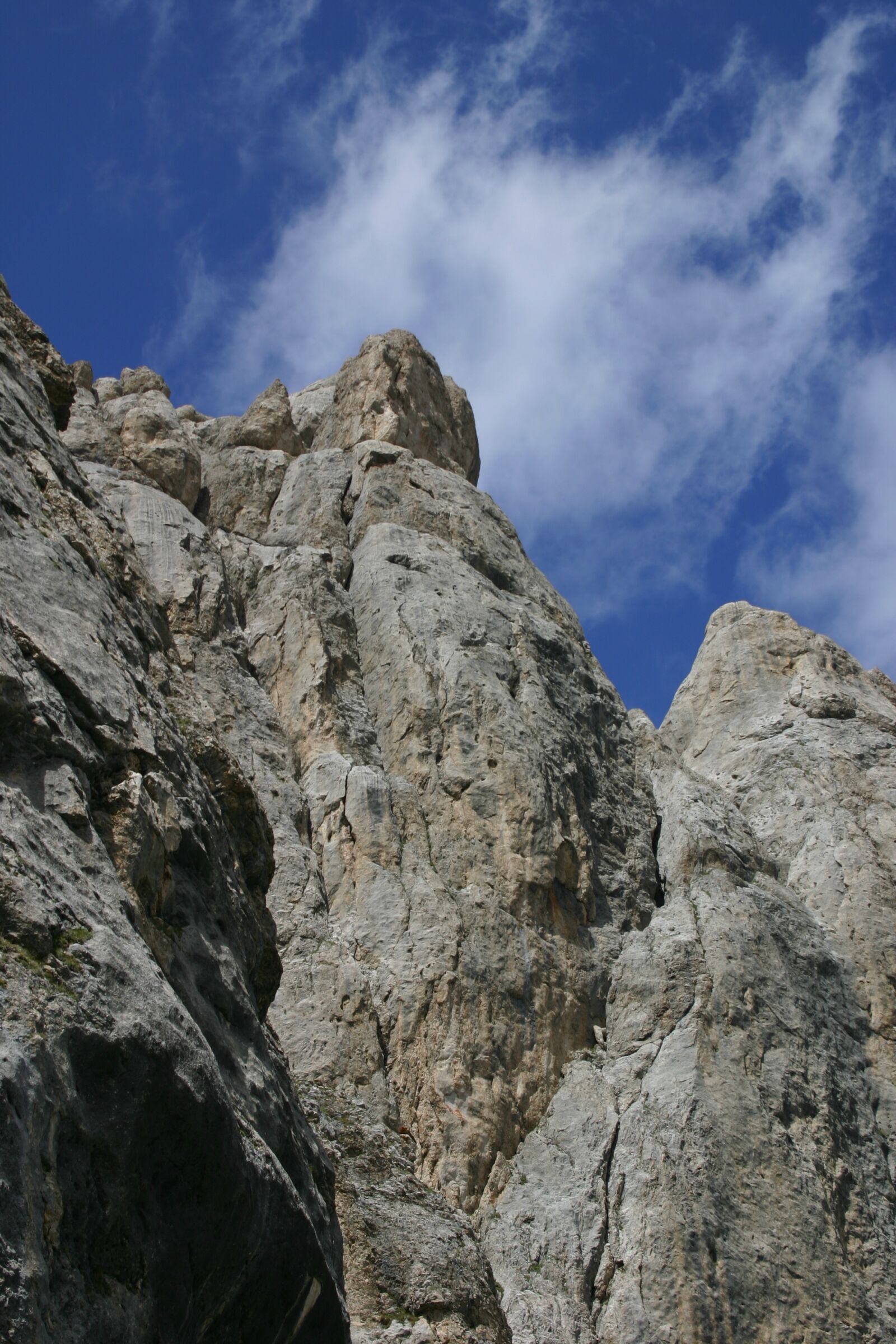 Canon EOS 300D (EOS Digital Rebel / EOS Kiss Digital) sample photo. Dolomites, rock, nature photography