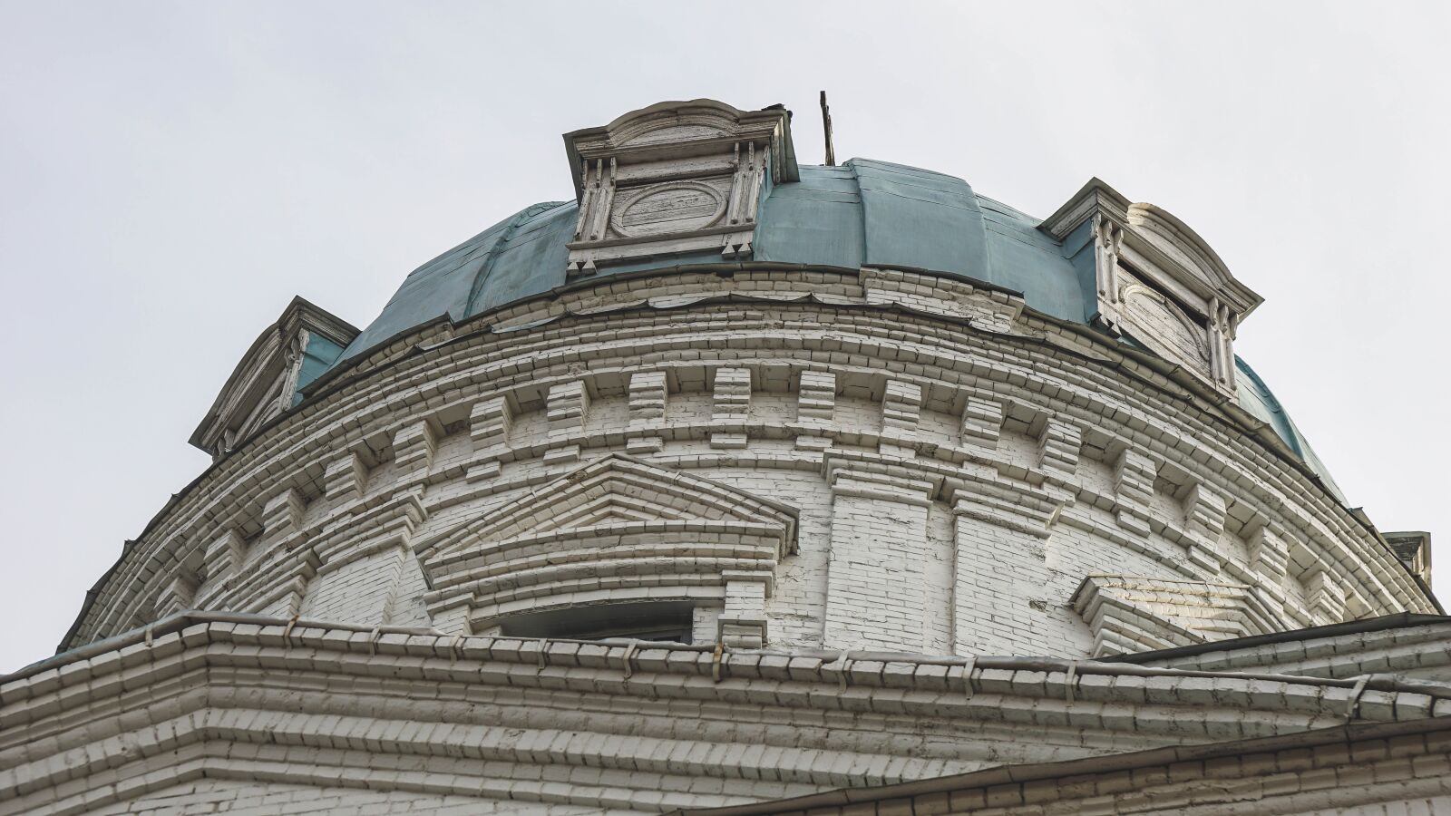 Sony a6000 + Sony Vario-Tessar T* E 16-70mm F4 ZA OSS sample photo. Church, architecture, religion photography