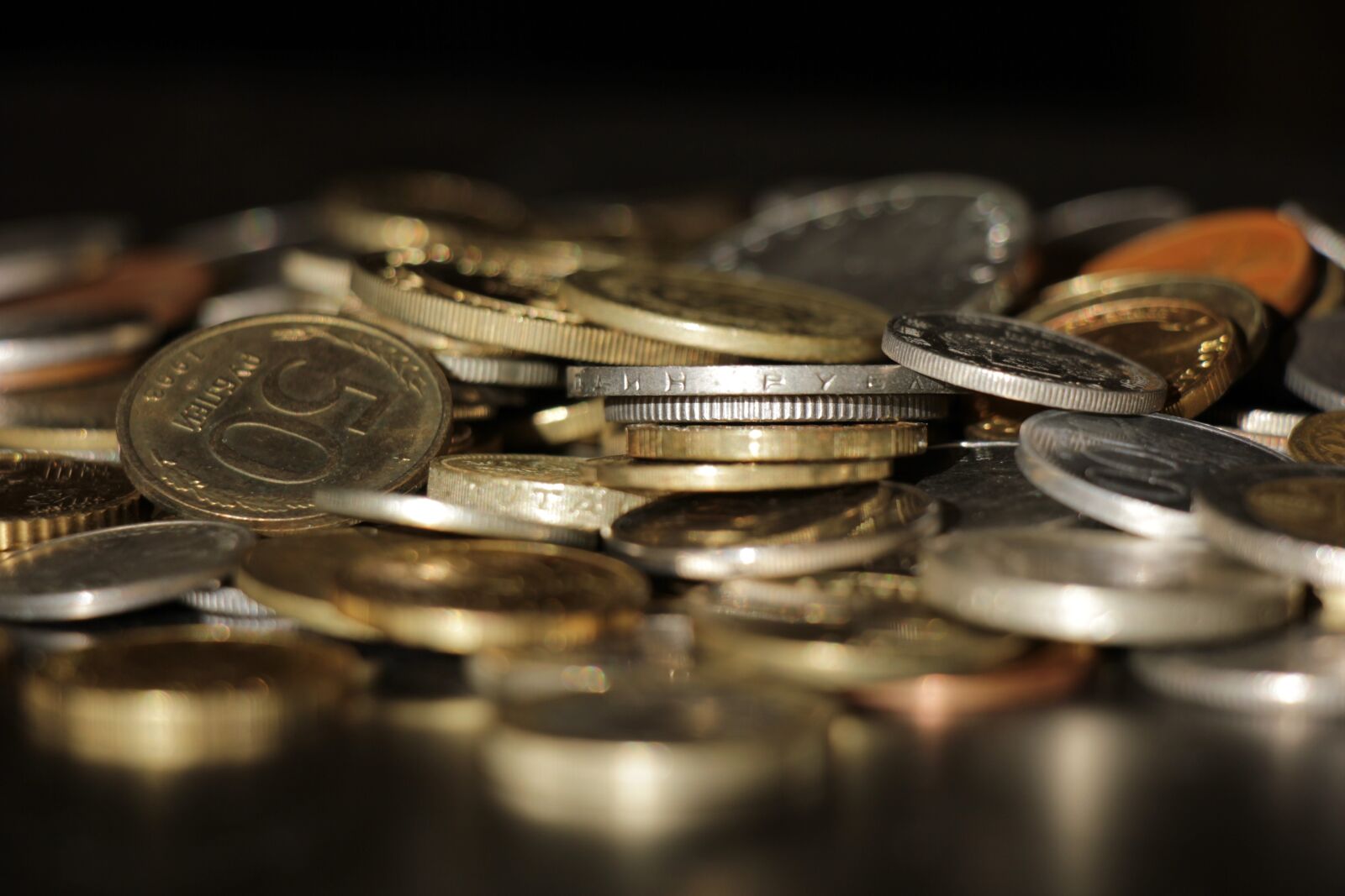 Canon EOS 550D (EOS Rebel T2i / EOS Kiss X4) sample photo. Money, coins, finances photography