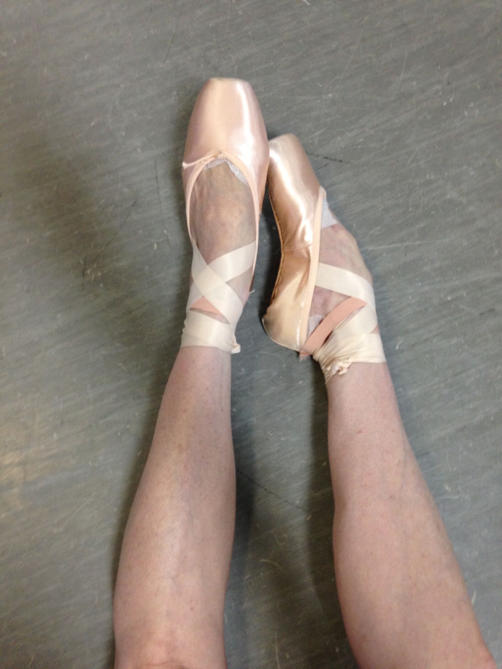 Apple iPhone 5c sample photo. Ballet, pointe, feet photography