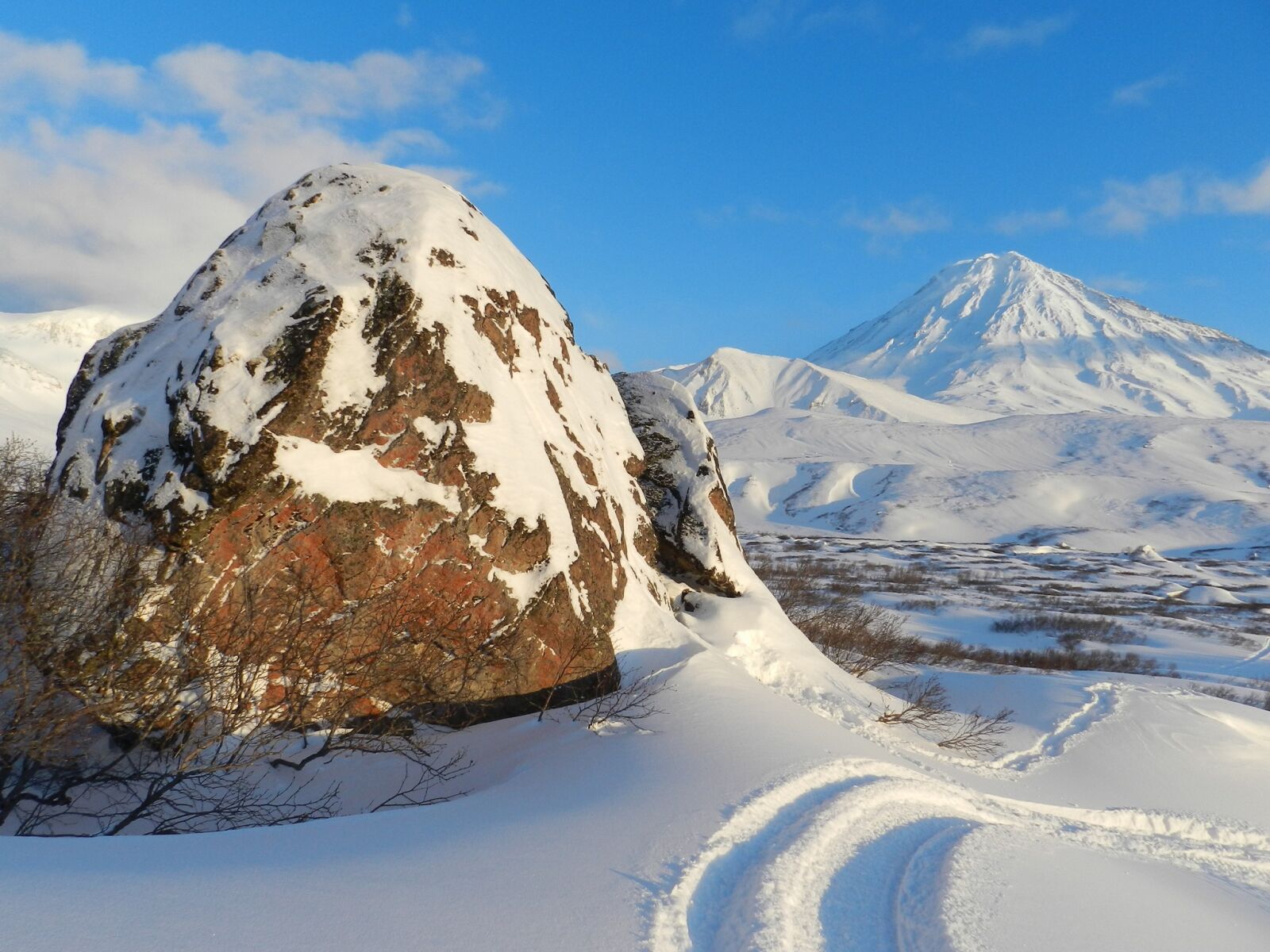 Nikon Coolpix P500 sample photo. Koryaksky volcano, kamchatka, volcanic photography