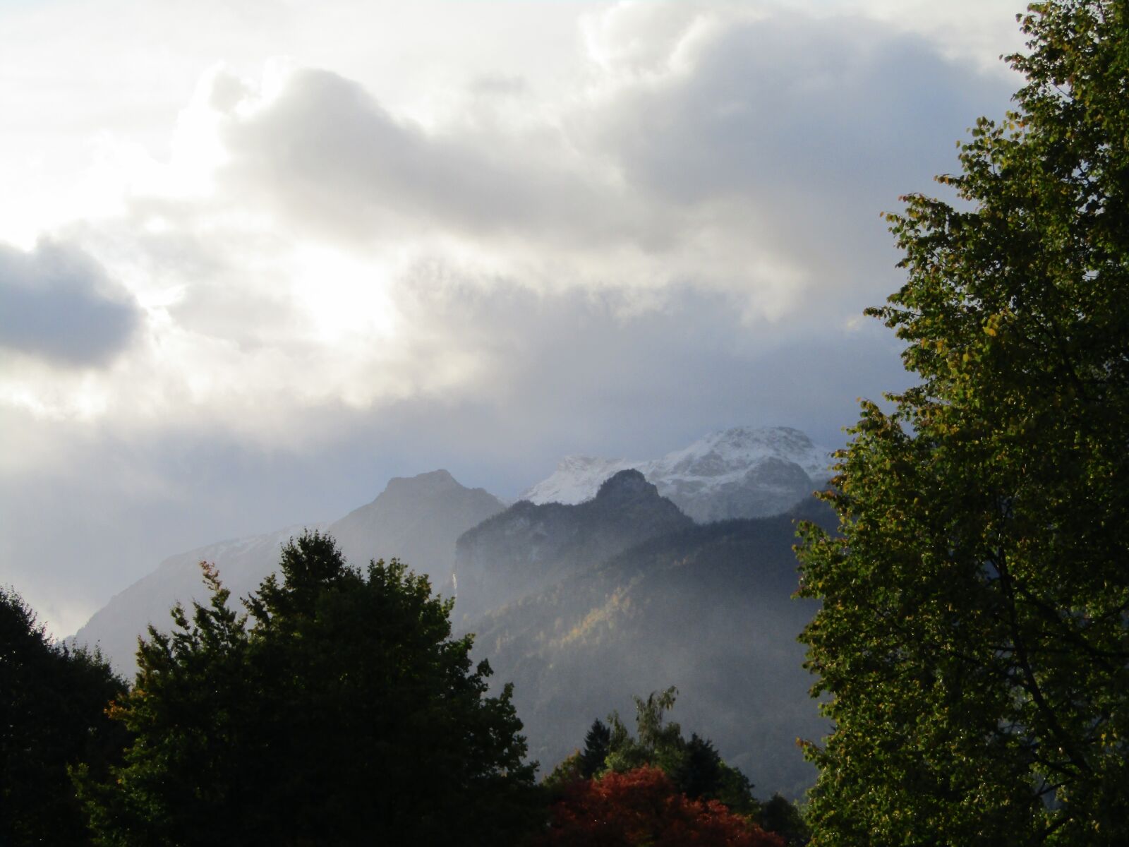 Canon POWERSHOT SX432 IS sample photo. Morning sun, snow, mountain photography