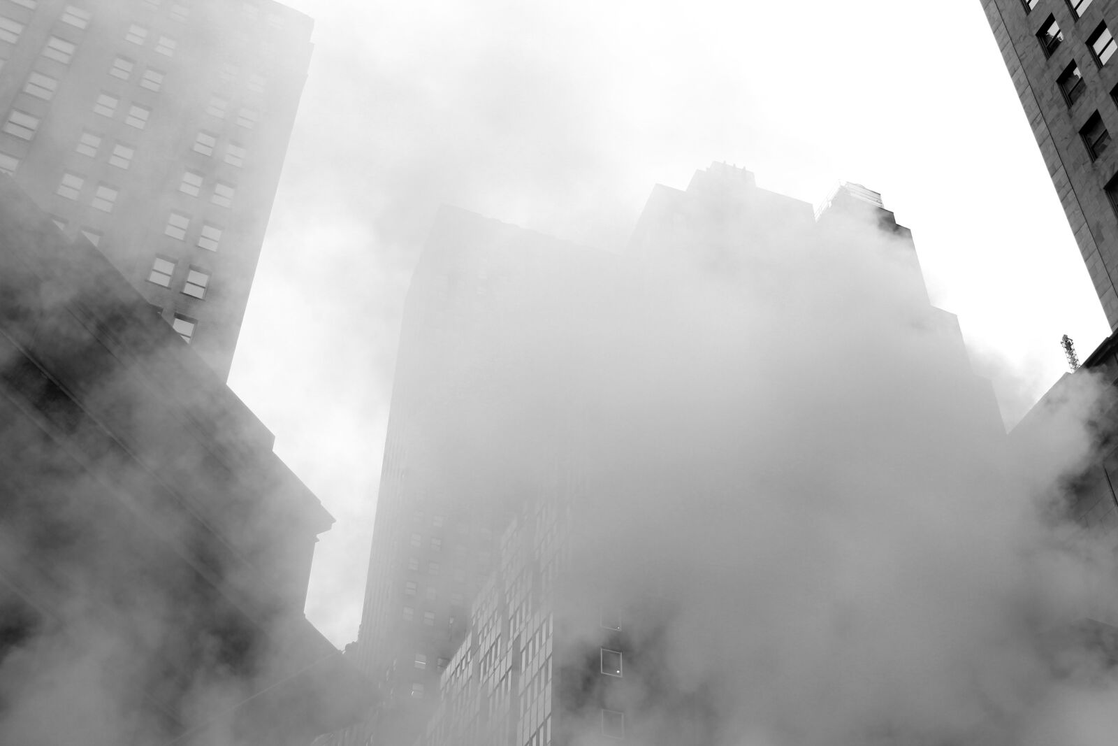 Canon EOS 1100D (EOS Rebel T3 / EOS Kiss X50) sample photo. Smoke, city, new york photography
