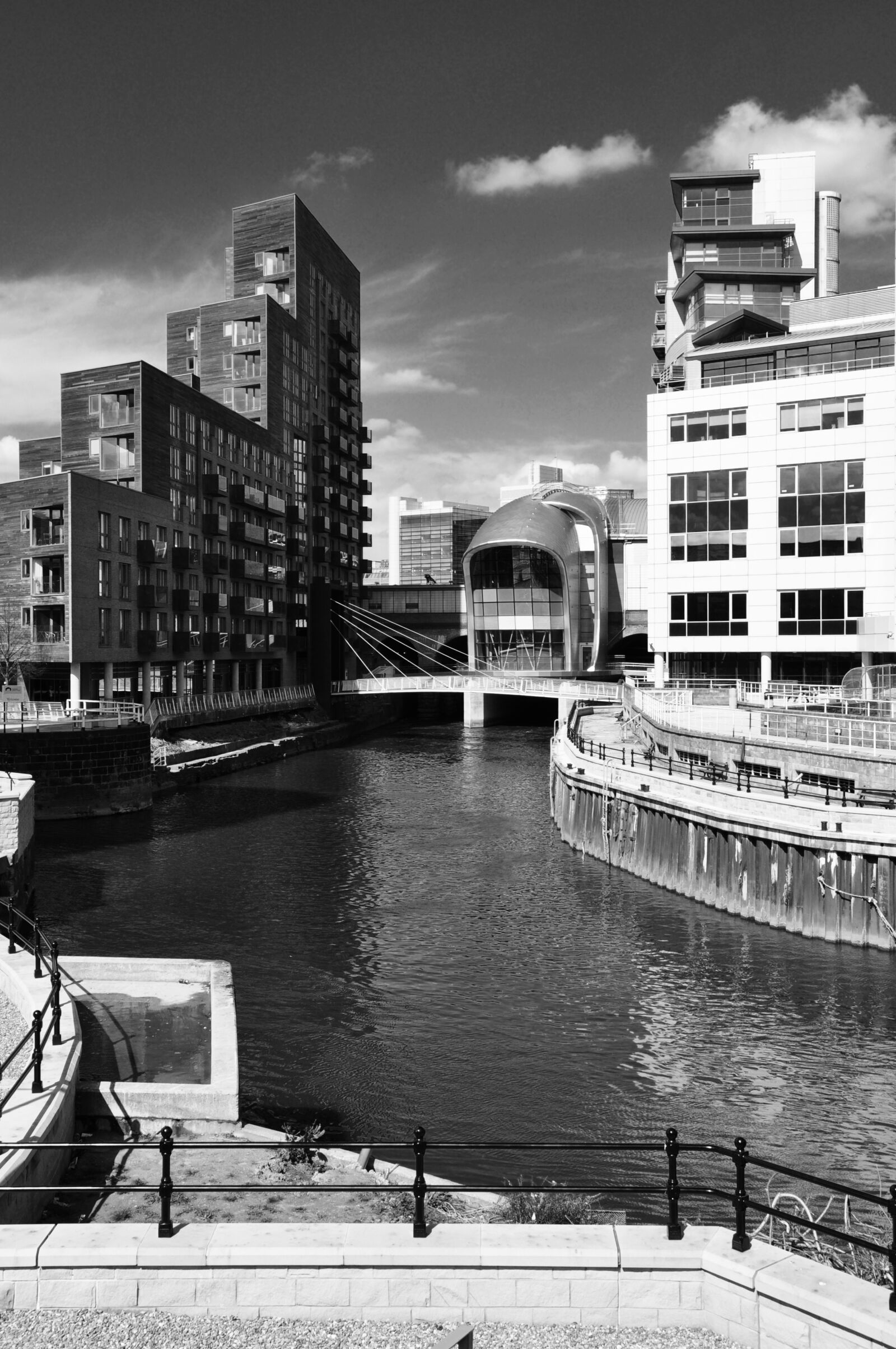 Nikon D5000 sample photo. Leeds, river aire, railway photography