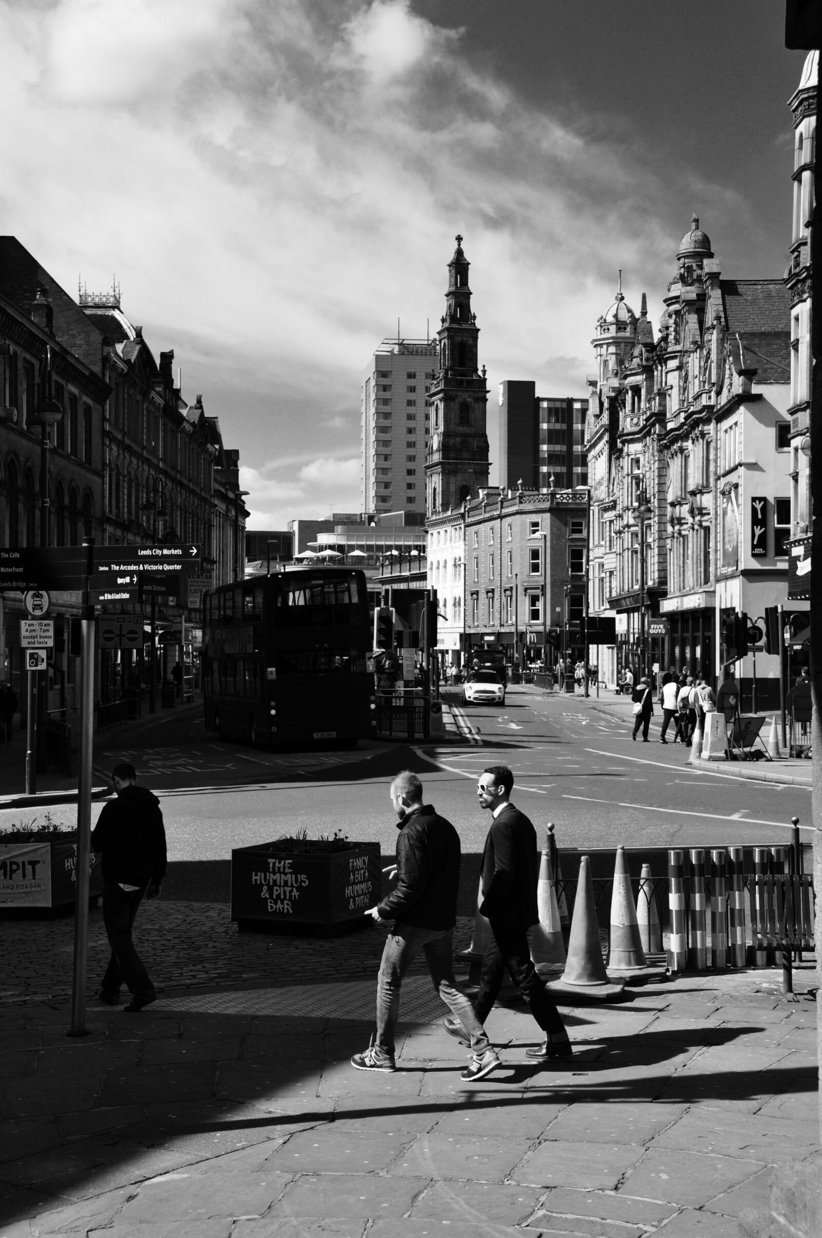 Nikon D5000 sample photo. Leeds, city, cityscape photography