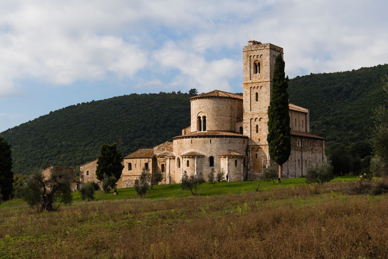 Canon EOS 350D (EOS Digital Rebel XT / EOS Kiss Digital N) sample photo. Tuscany, prato, abbey photography