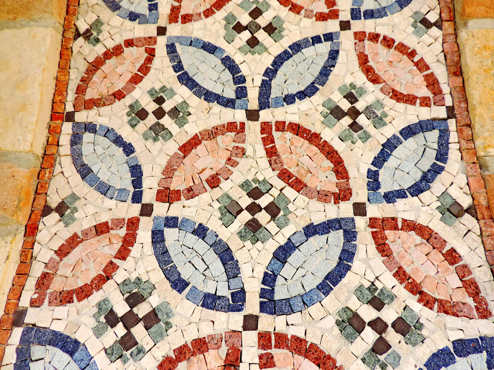 Nikon Coolpix P520 sample photo. Arabesque, colorful, handmade, ornament photography