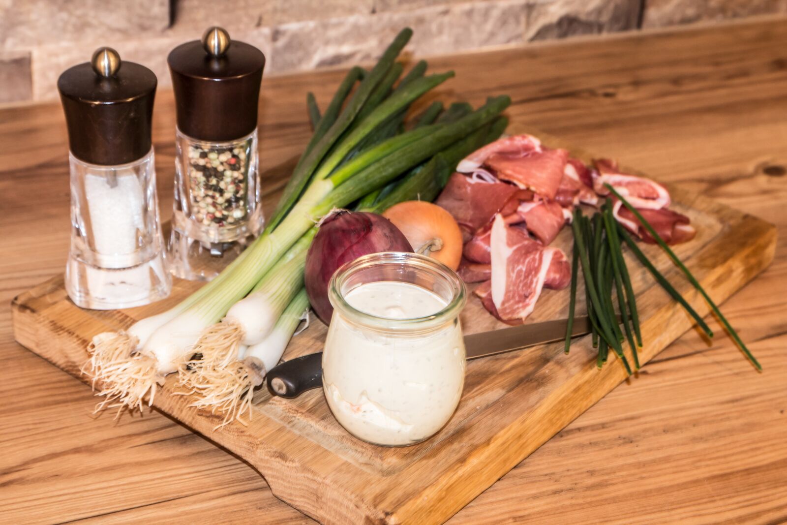 Canon EOS 600D (Rebel EOS T3i / EOS Kiss X5) sample photo. Ingredients, bacon, onions photography