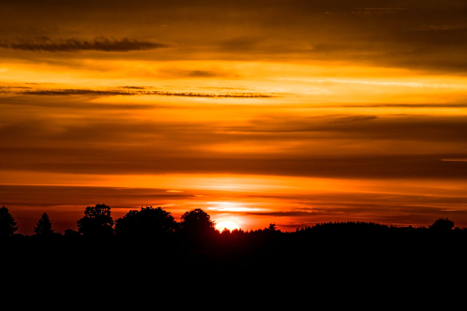 Canon EOS 750D (EOS Rebel T6i / EOS Kiss X8i) sample photo. Sunset, setting sun, sun photography