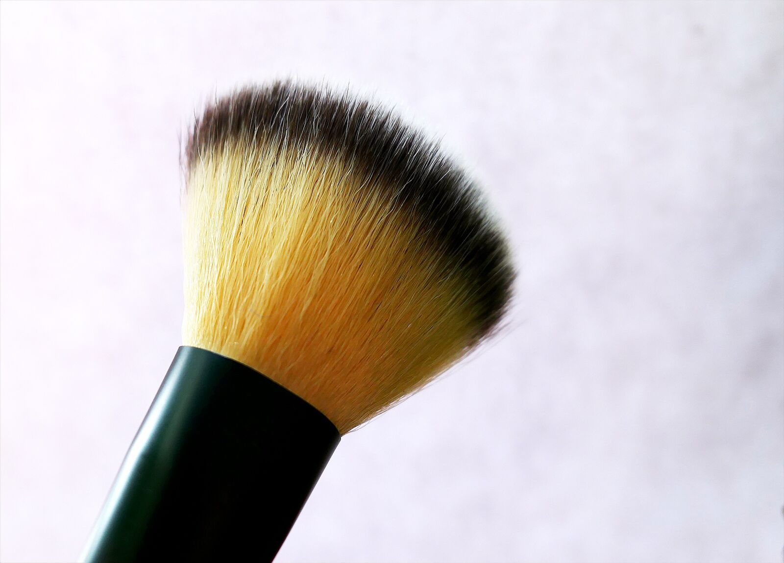 Panasonic Lumix DMC-LX10 (Lumix DMC-LX15) sample photo. Rouge brush, cosmetics, rouge photography