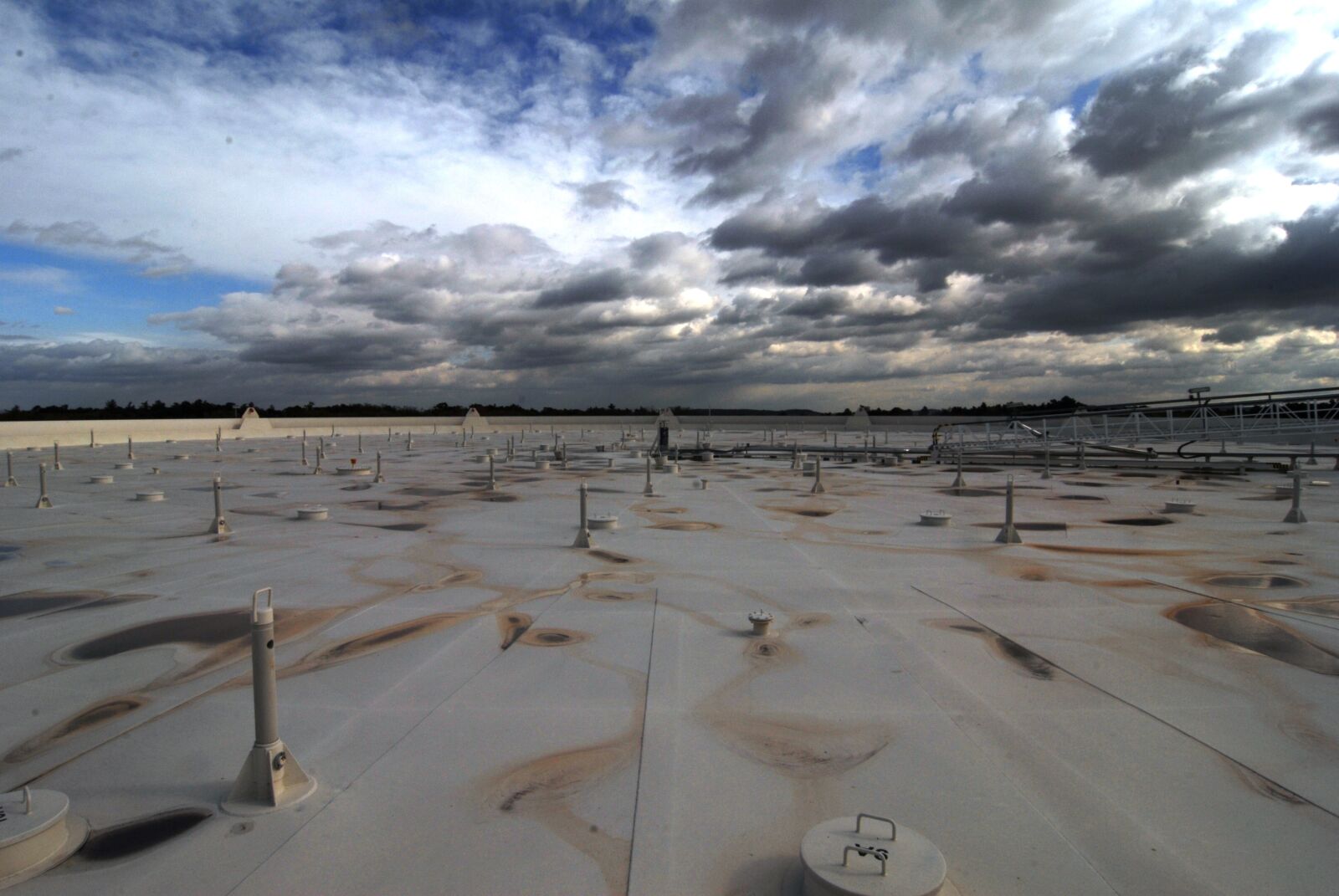 Nikon D200 sample photo. Roof, sky, the dramatic photography