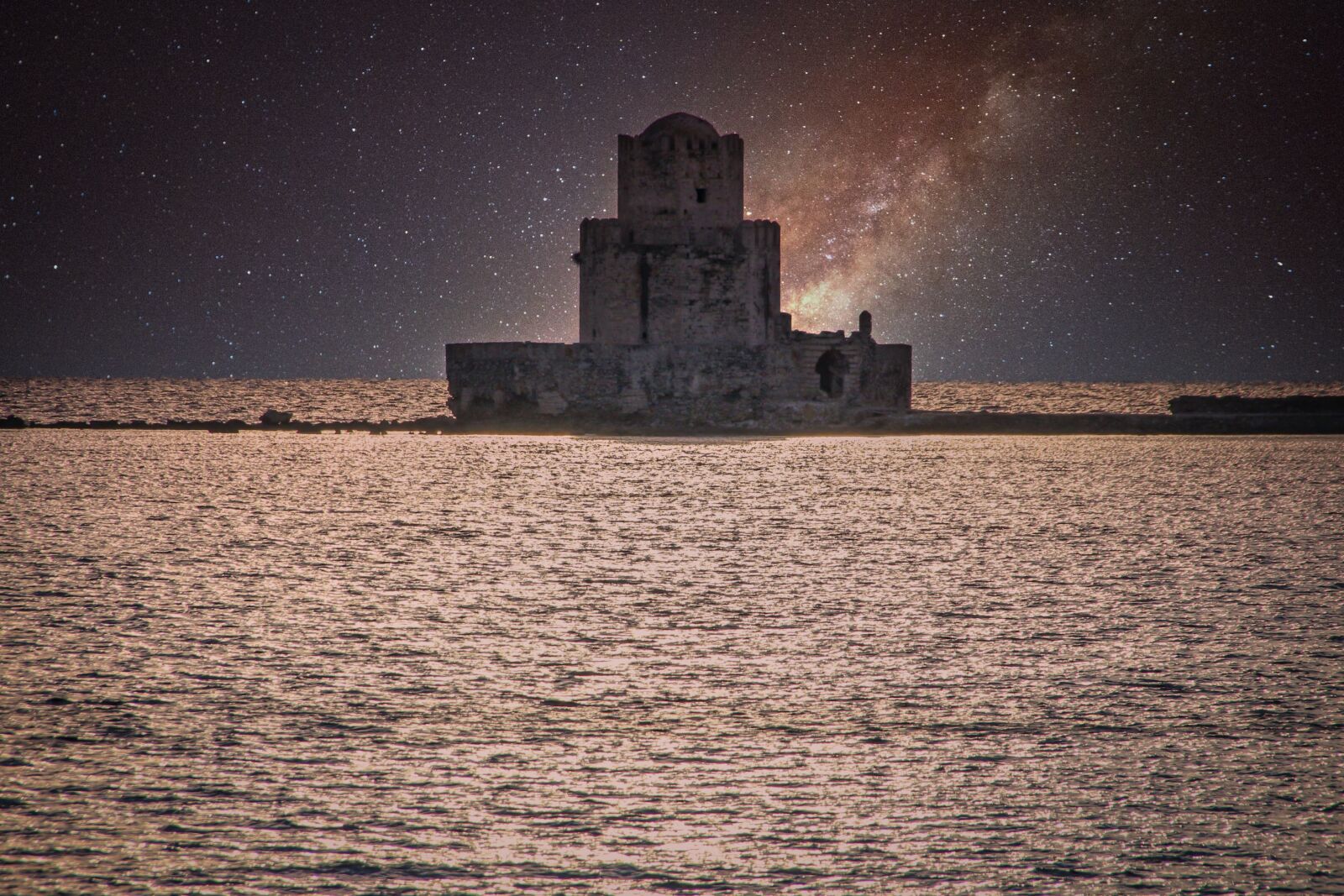 Canon EOS 650D (EOS Rebel T4i / EOS Kiss X6i) sample photo. Tower, night, reflection photography