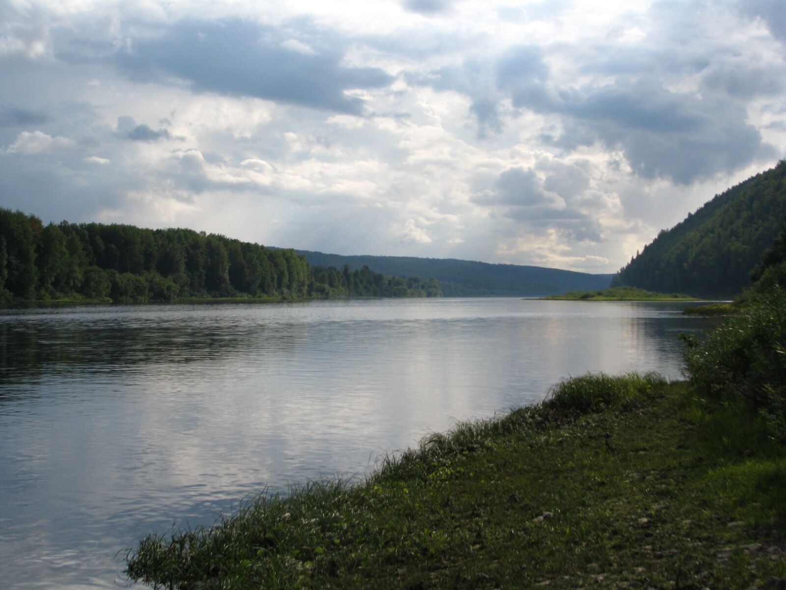 Canon POWERSHOT S5 IS sample photo. The vishera river, forest photography