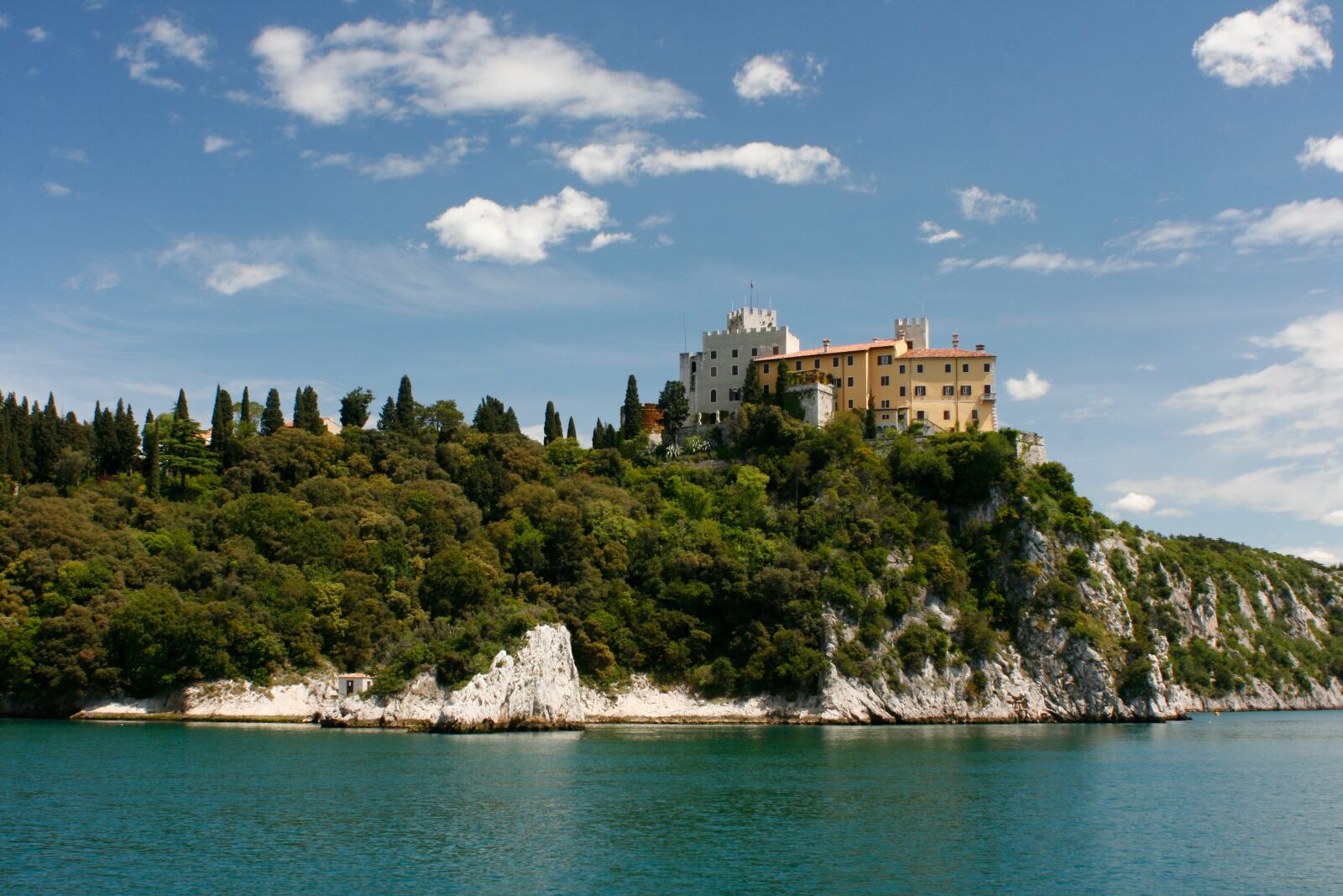 Canon EOS 400D (EOS Digital Rebel XTi / EOS Kiss Digital X) sample photo. Castello duino, sistiana, castle photography