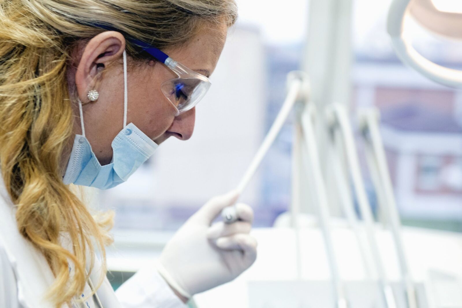 Nikon D810 sample photo. Doctor, testing, covid-19, coronavirus photography
