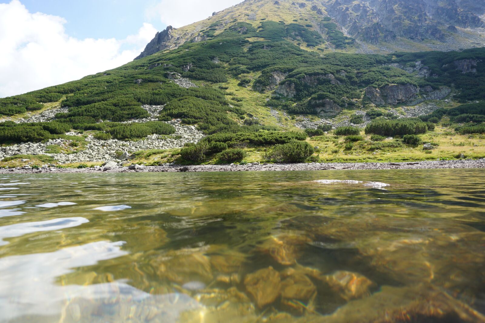 Sony E 16-50mm F3.5-5.6 PZ OSS sample photo. Mountain, lake, water photography