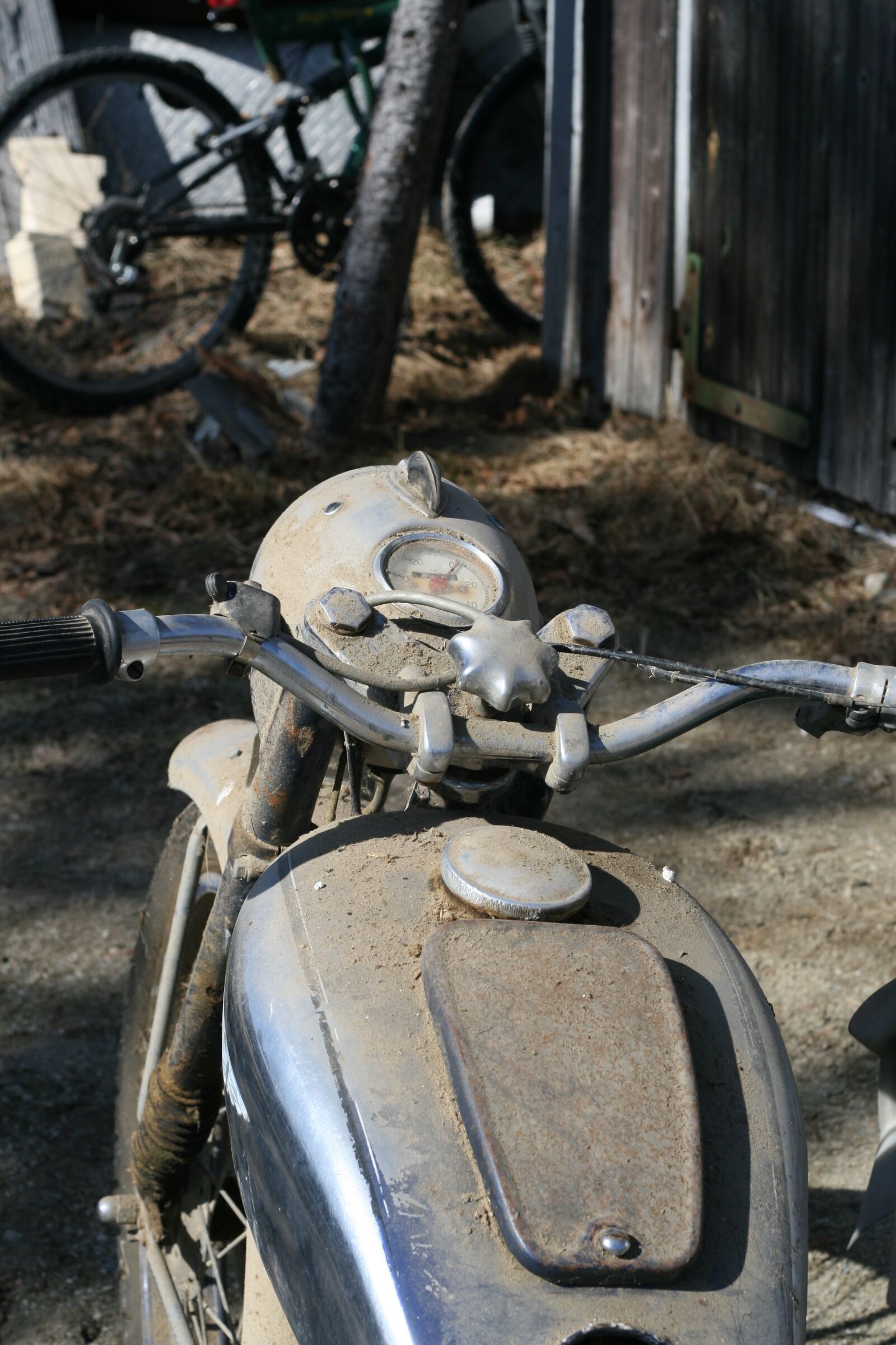 Canon EOS 30D sample photo. Old, scrap, motorcycle photography