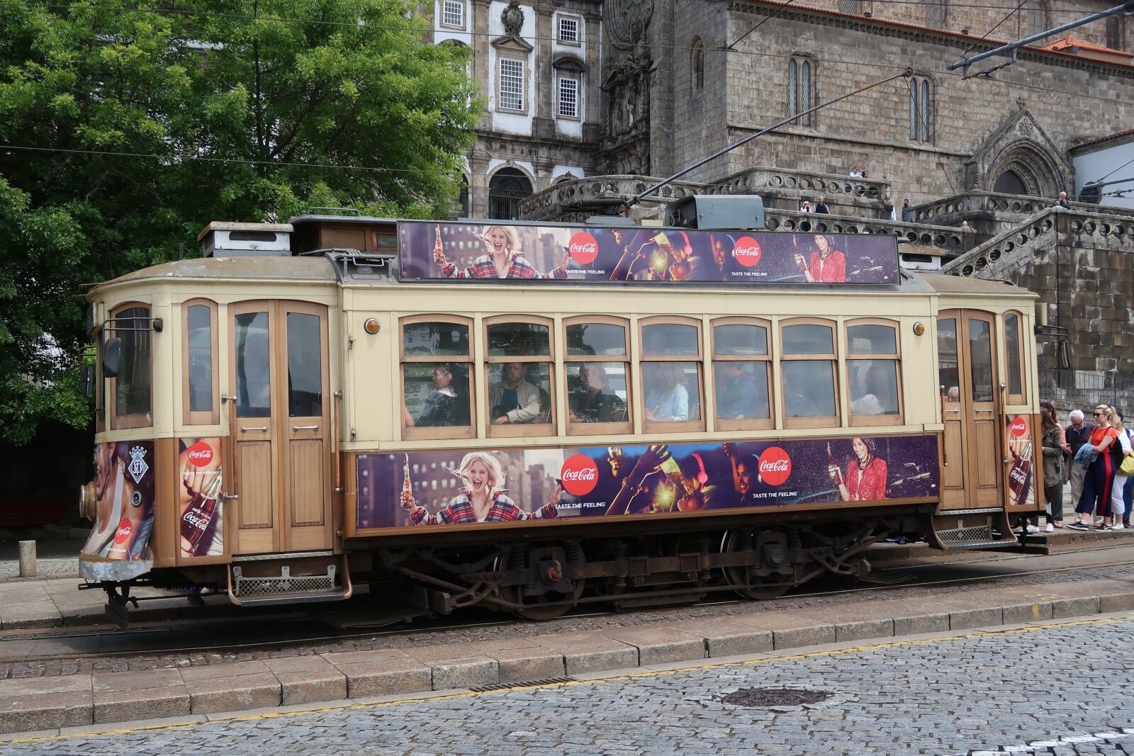 Canon PowerShot G7 X Mark II sample photo. Porto, transport, trip photography