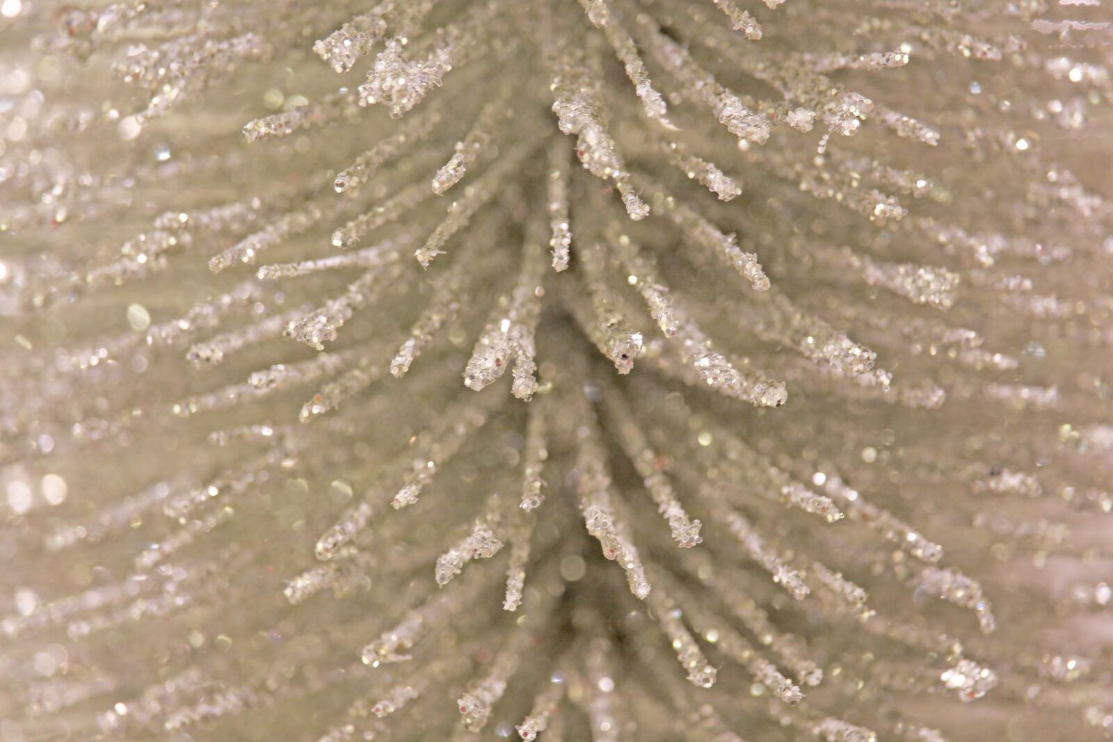 Canon EF-S 55-250mm F4-5.6 IS STM sample photo. Gloss, christmas decorations, crystal photography