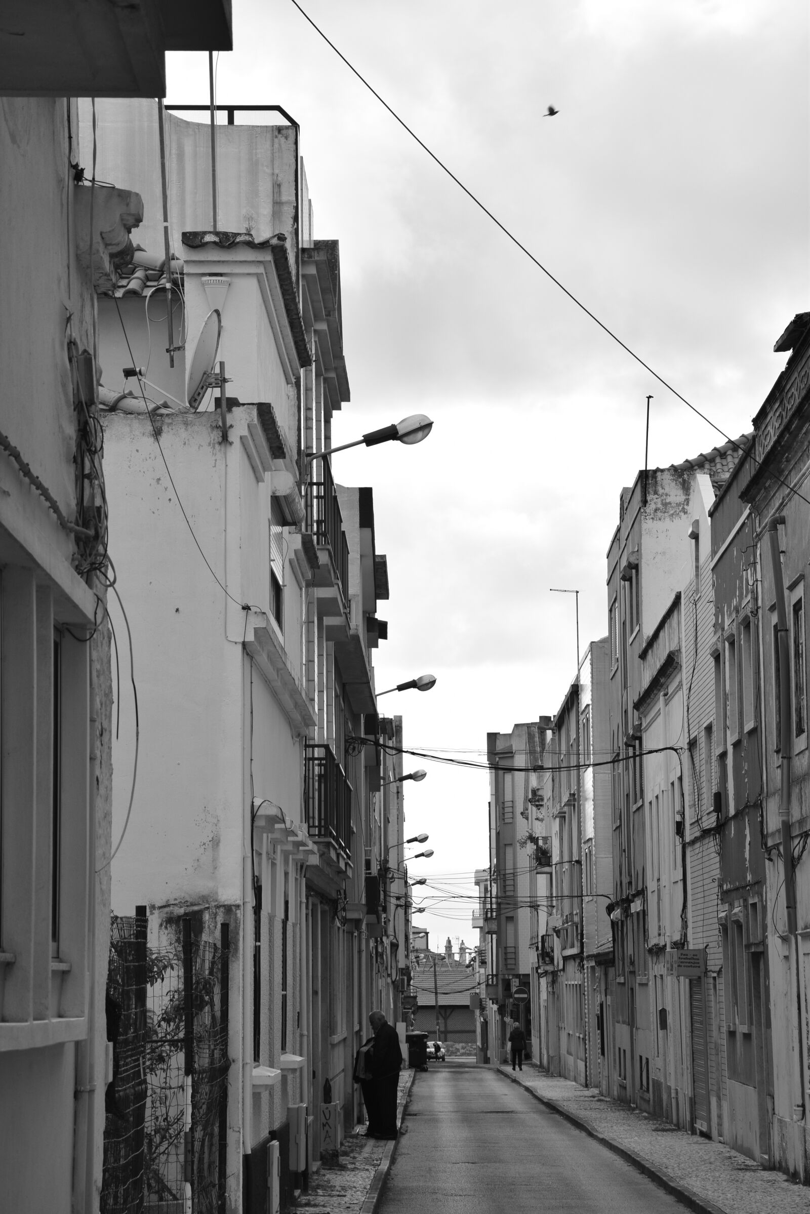Nikon D5300 sample photo. Black and white, city photography