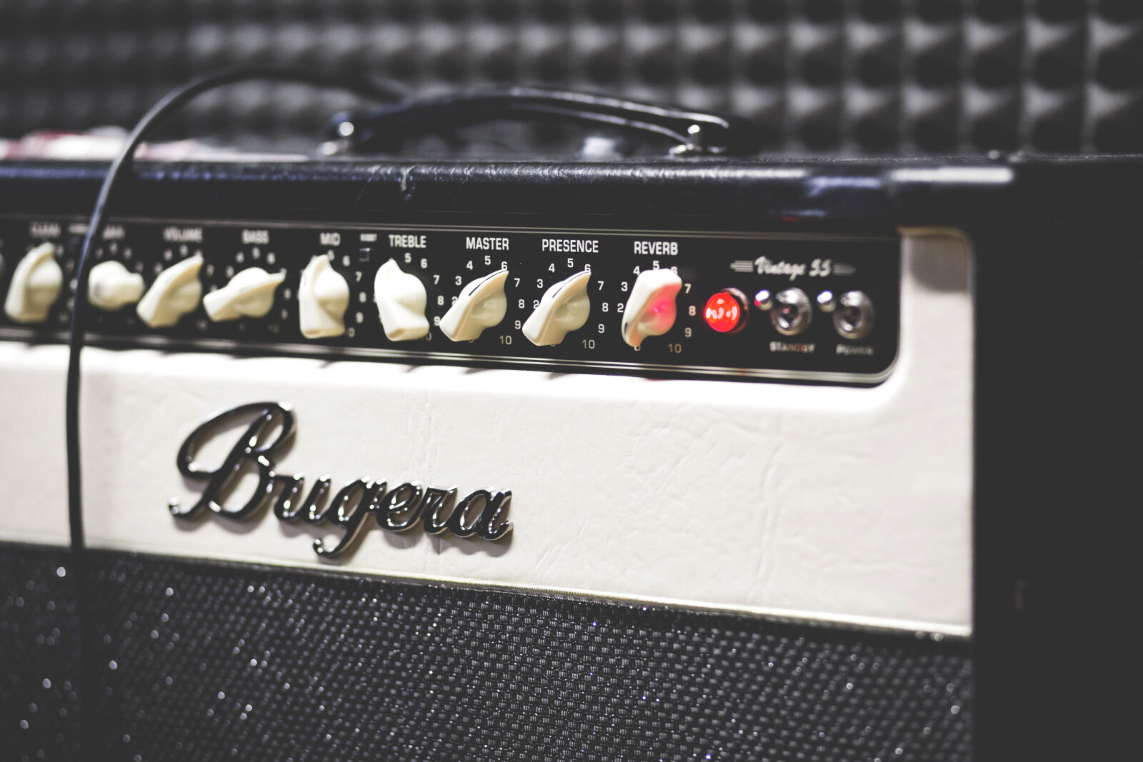 Canon EF 85mm F1.8 USM sample photo. Amplifier, bugera, sound, volume photography