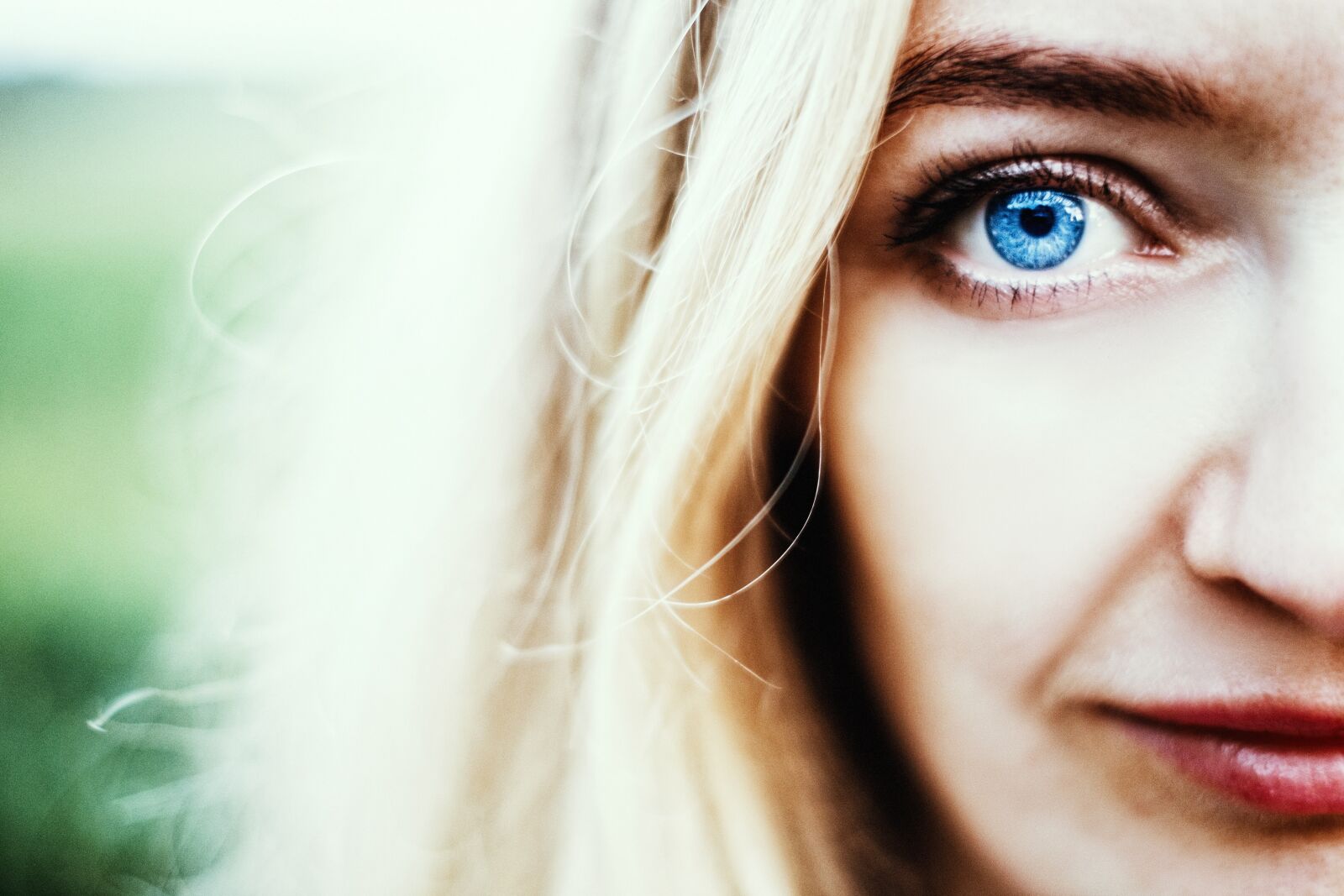 Fujifilm X-E1 + Fujifilm XF 35mm F1.4 R sample photo. Girl, portrait, eye photography