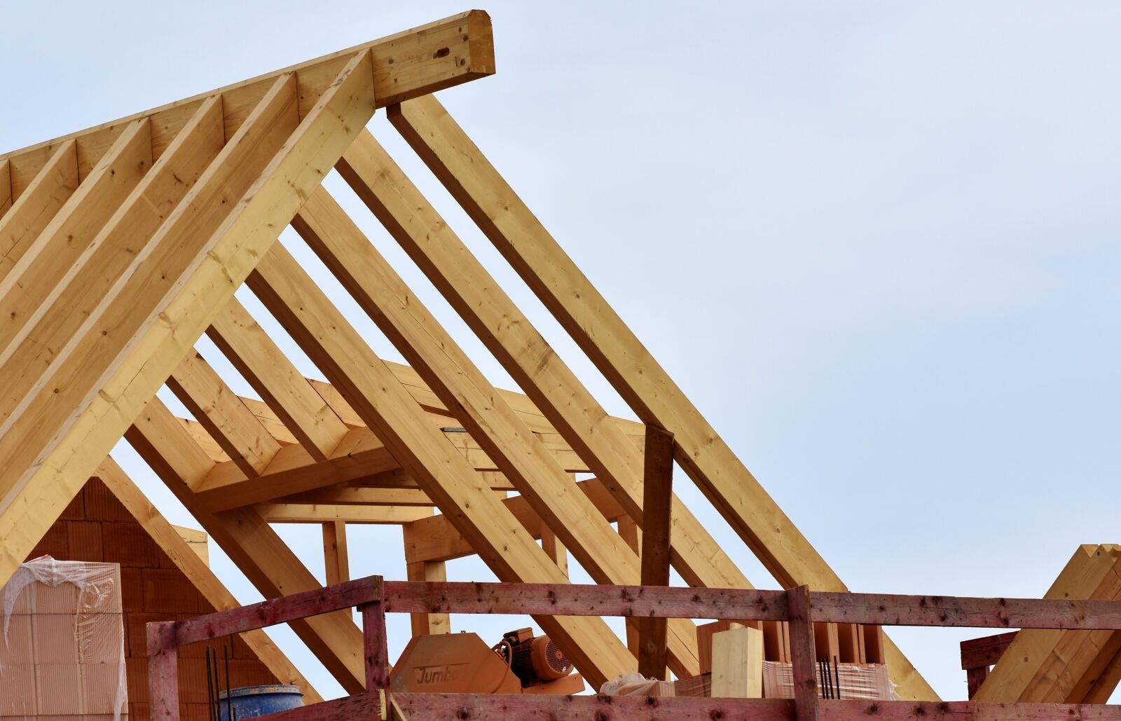 Nikon D7200 sample photo. Roof truss, entablature, architecture photography