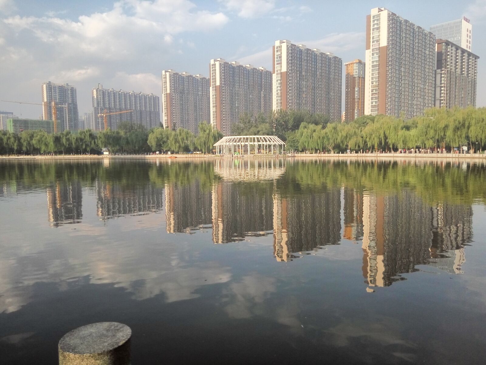 Xiaomi Redmi Note 3 sample photo. Park, lake, building photography