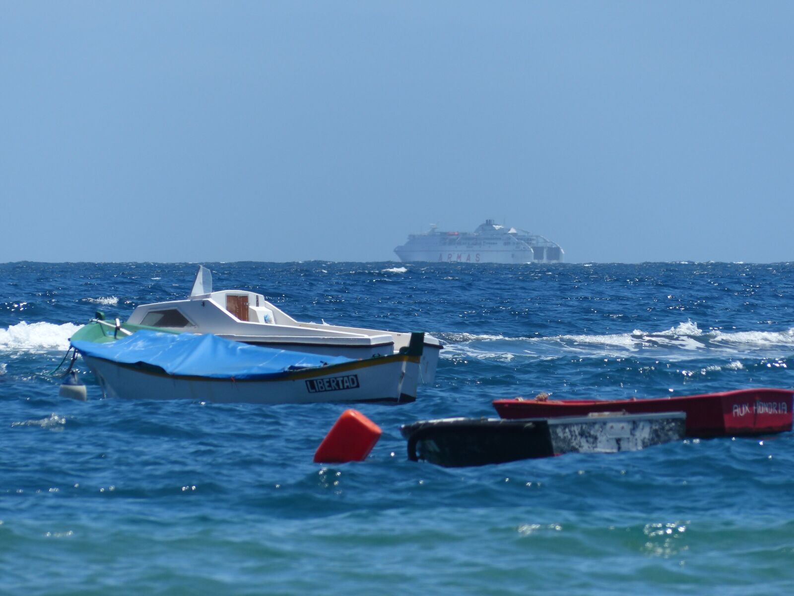 Panasonic Lumix DMC-FZ200 sample photo. Boats, port, anchorage photography