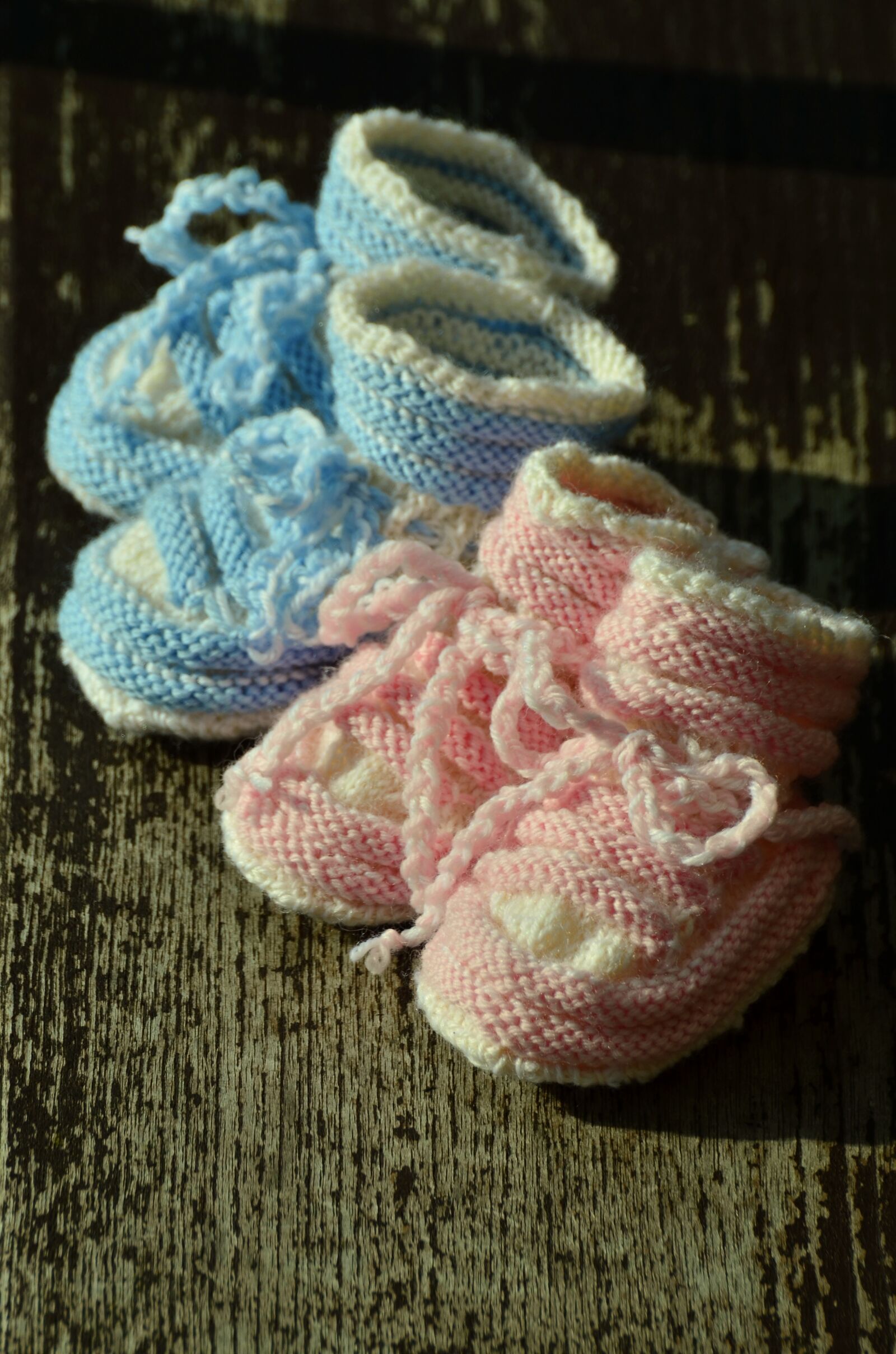 Nikon D5100 sample photo. Baby shoes, birth, greeting photography