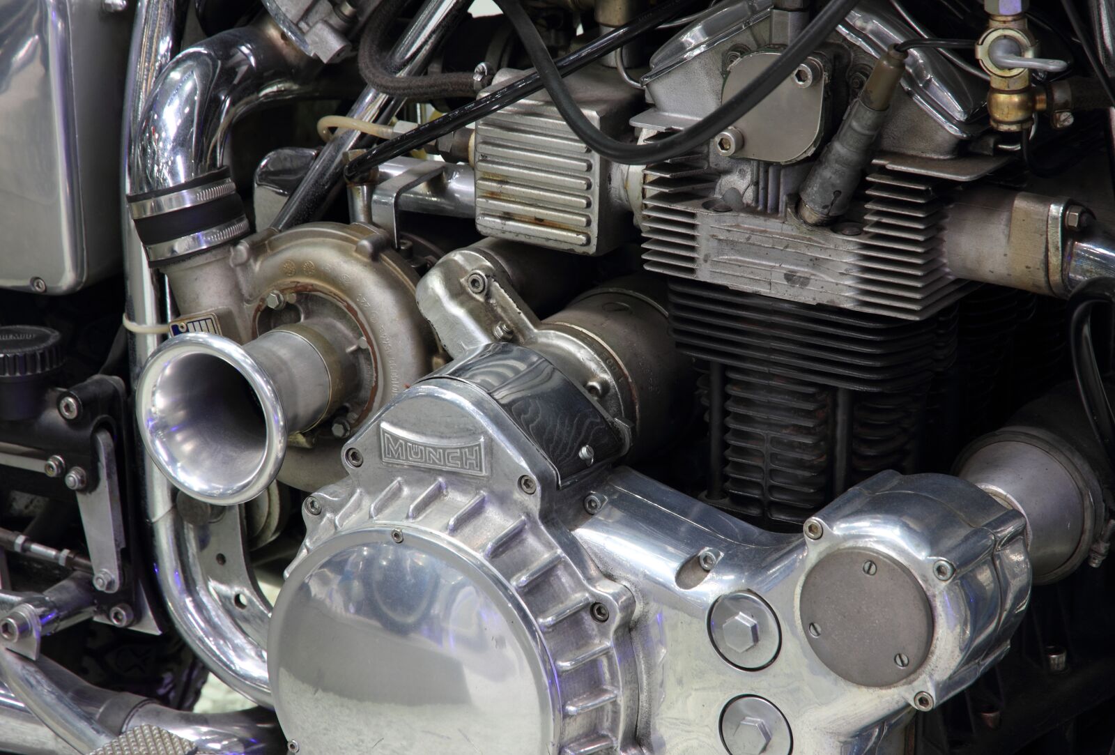 Canon EOS 550D (EOS Rebel T2i / EOS Kiss X4) sample photo. Motorcycle, engine, germany photography