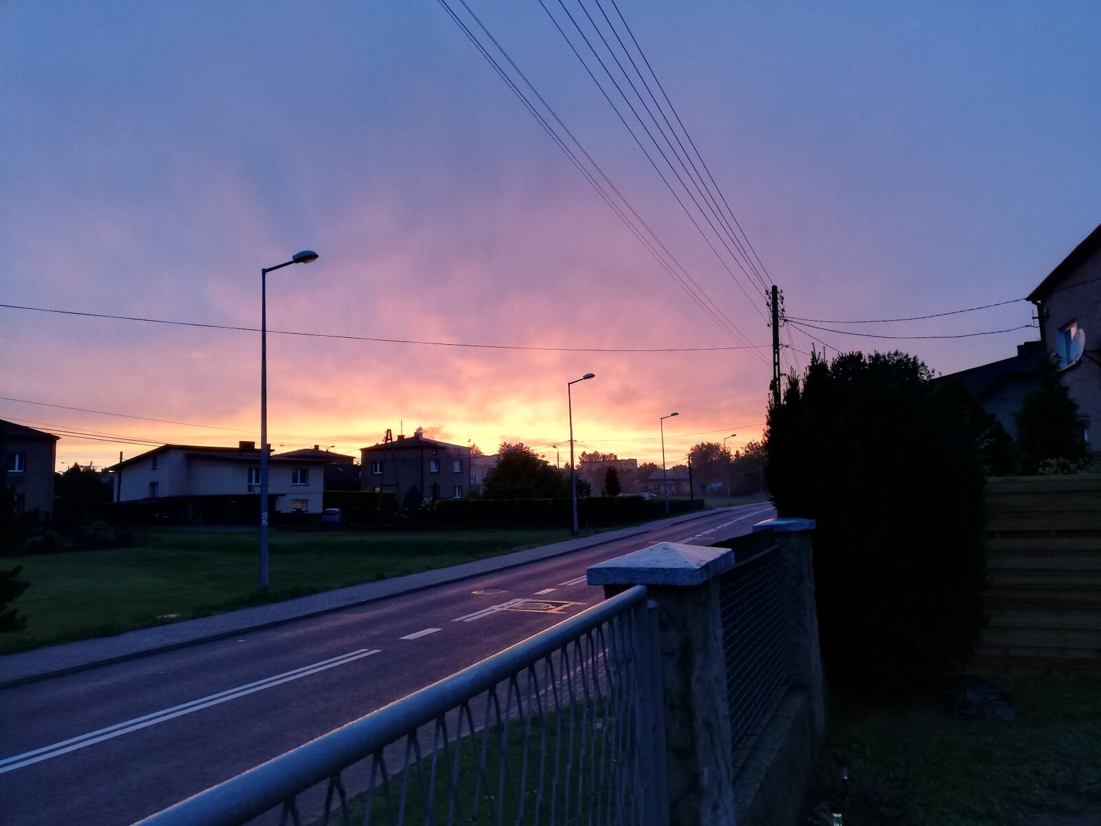 HUAWEI P20 lite sample photo. Evening, house, street photography