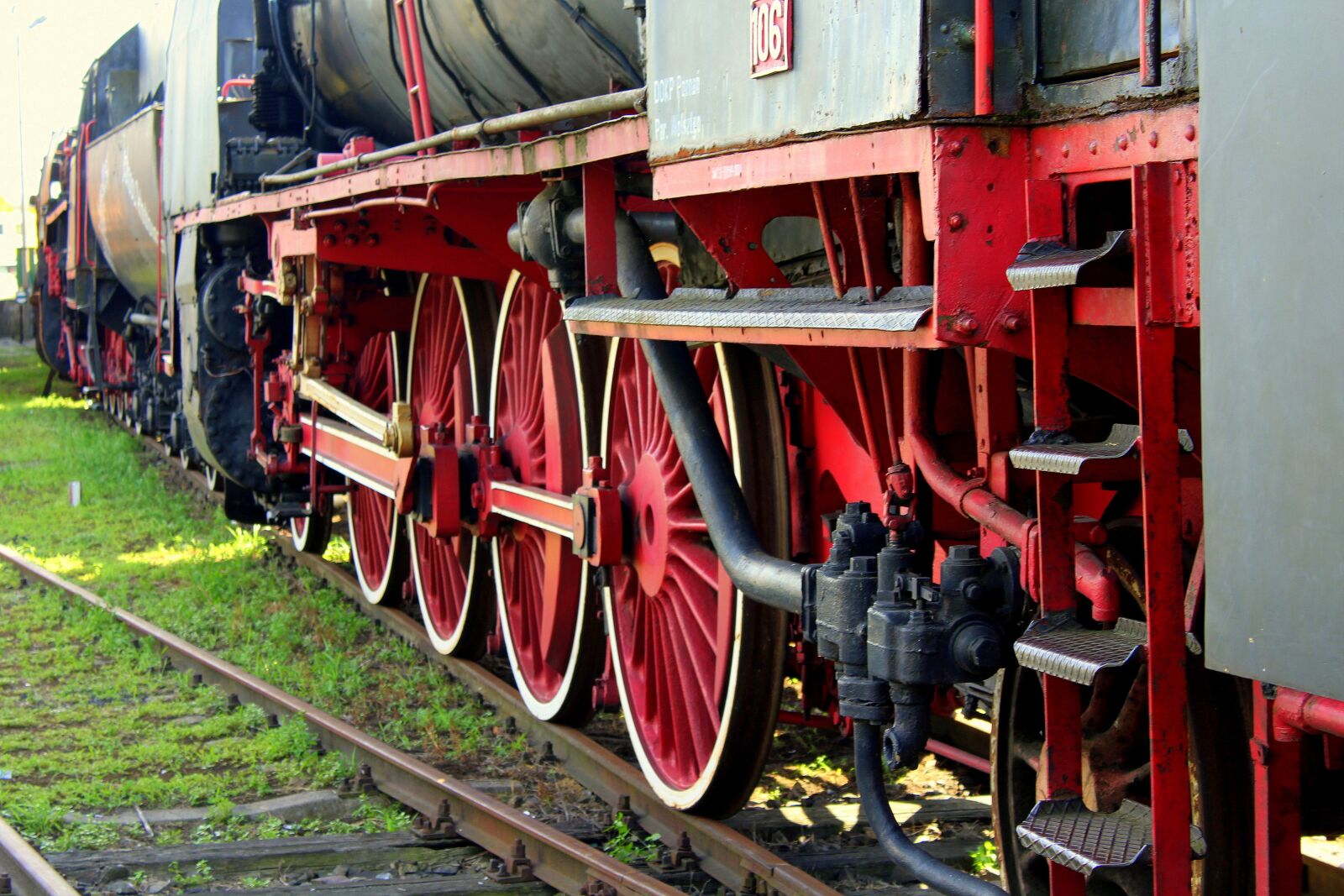 Canon EOS 1200D (EOS Rebel T5 / EOS Kiss X70 / EOS Hi) sample photo. Wheels, accessory, locomotive photography