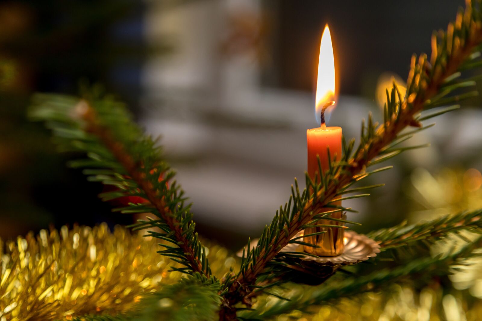 Canon EOS 5D Mark IV sample photo. Christmas, candle, light photography