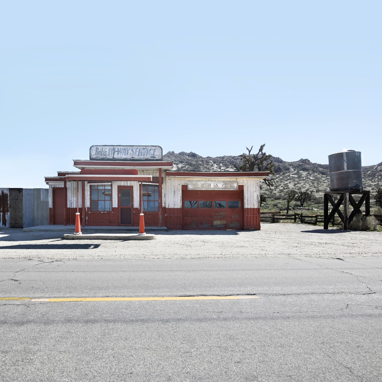 Canon EOS 5D Mark IV sample photo. Petrol stations, road trip photography