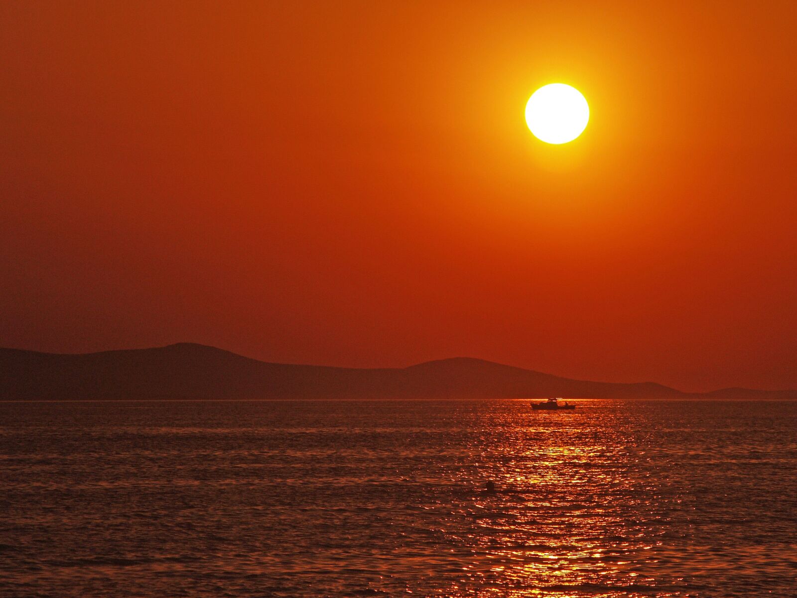 Olympus E-300 (EVOLT E-300) sample photo. Sunset, ship, sea photography