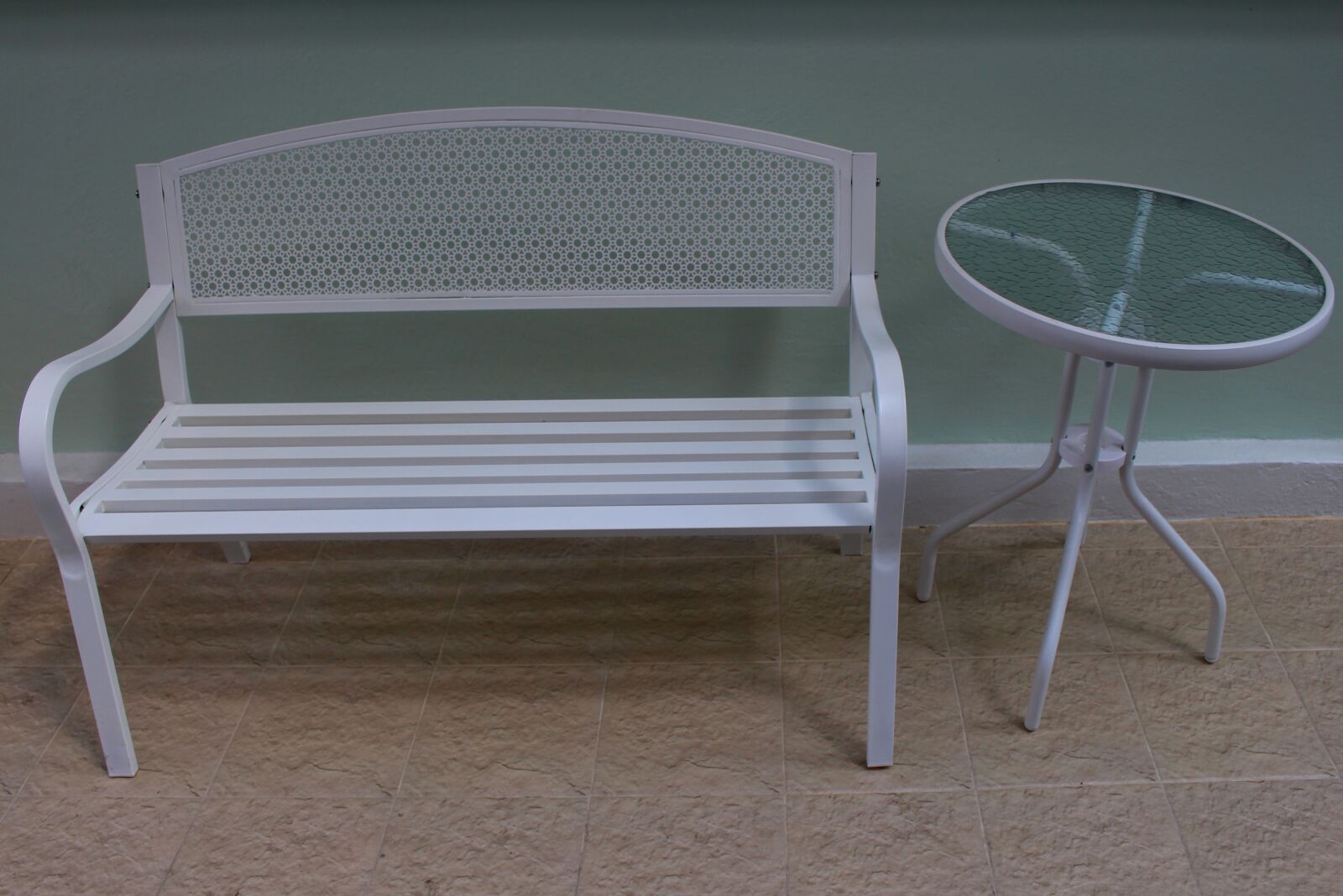 Canon EOS 700D (EOS Rebel T5i / EOS Kiss X7i) sample photo. Chair, table, design photography