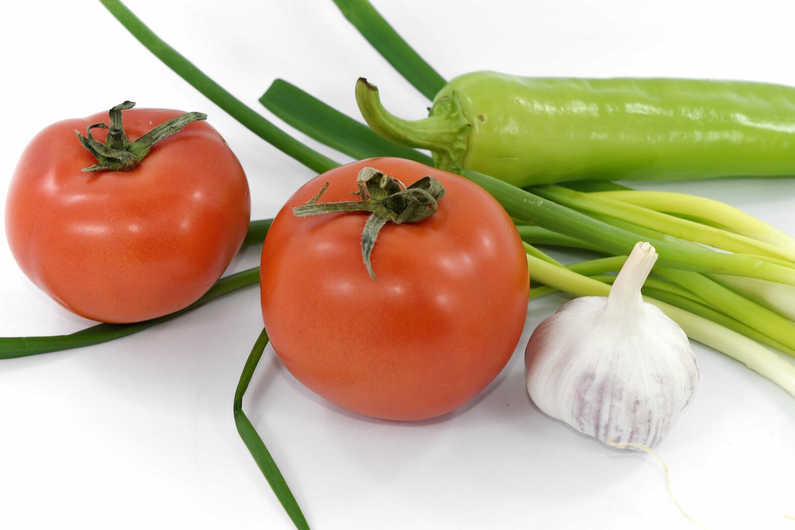 Nikon D5500 sample photo. Chives, fresh, garlic, pepperoni photography
