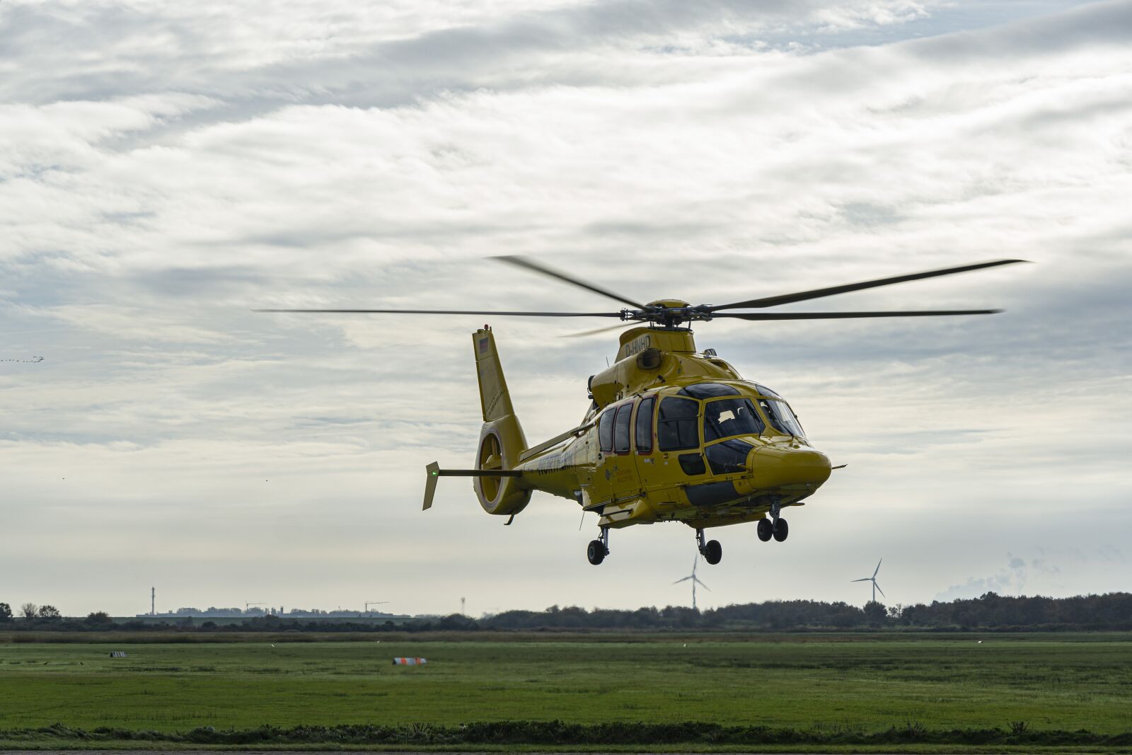 Sony a6000 + Sony Vario-Tessar T* E 16-70mm F4 ZA OSS sample photo. Helicopter, airport, borkum photography