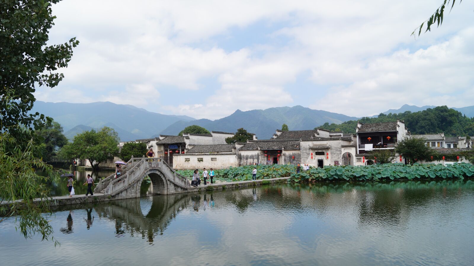 Sony DT 18-55mm F3.5-5.6 SAM II sample photo. Village, china, lake photography