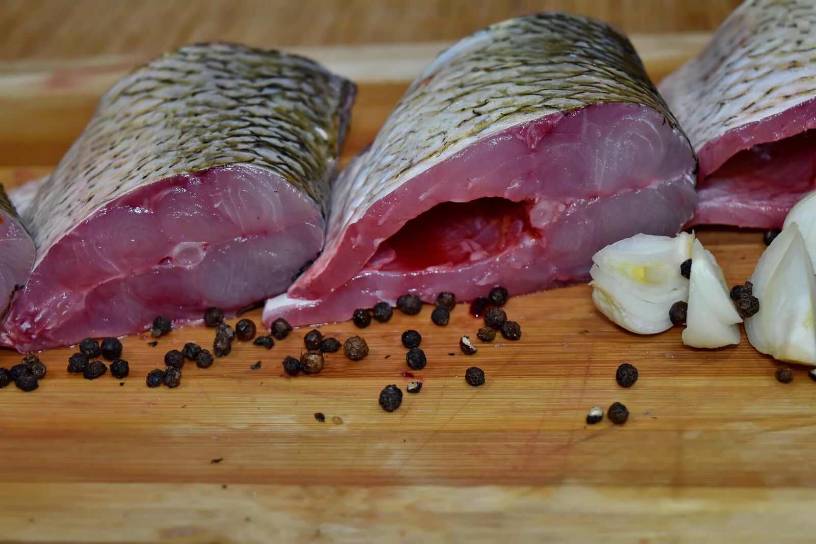 Nikon D5500 sample photo. Fillet, organic, purple onion photography