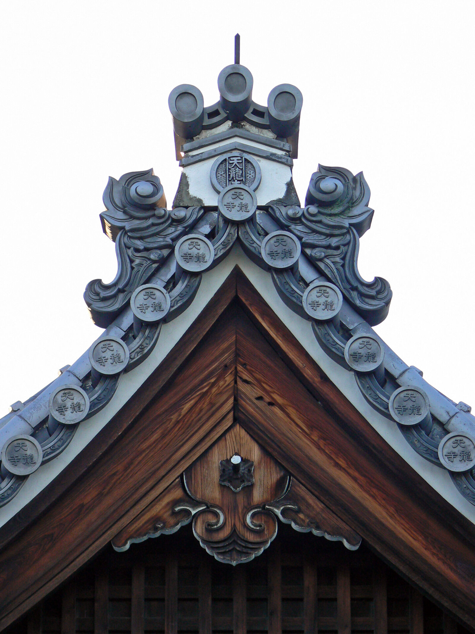 Panasonic DMC-FZ7 sample photo. Architecture, japan, ornamental, roof photography