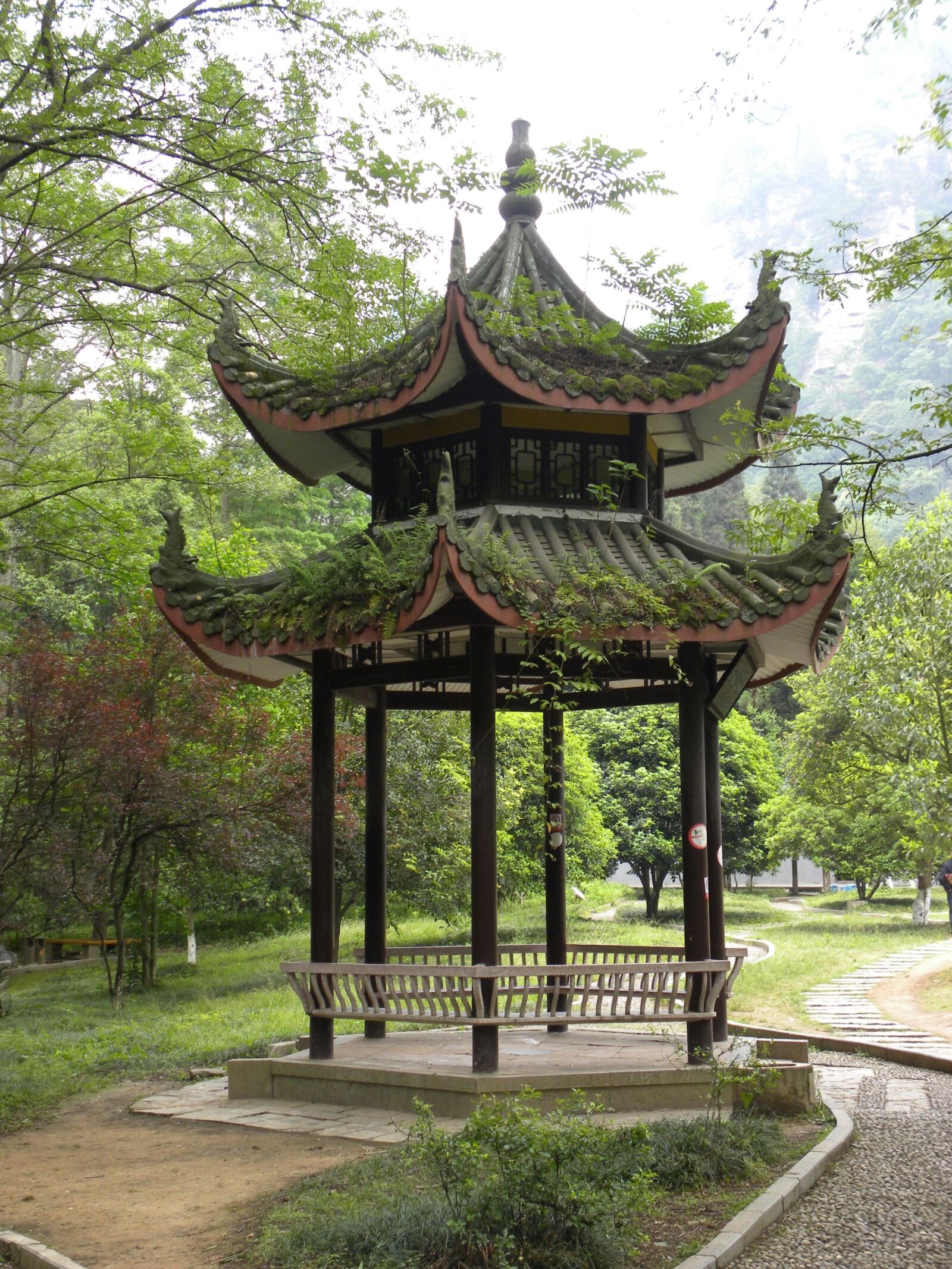 Nikon Coolpix P90 sample photo. Gazebo, pagoda, park photography