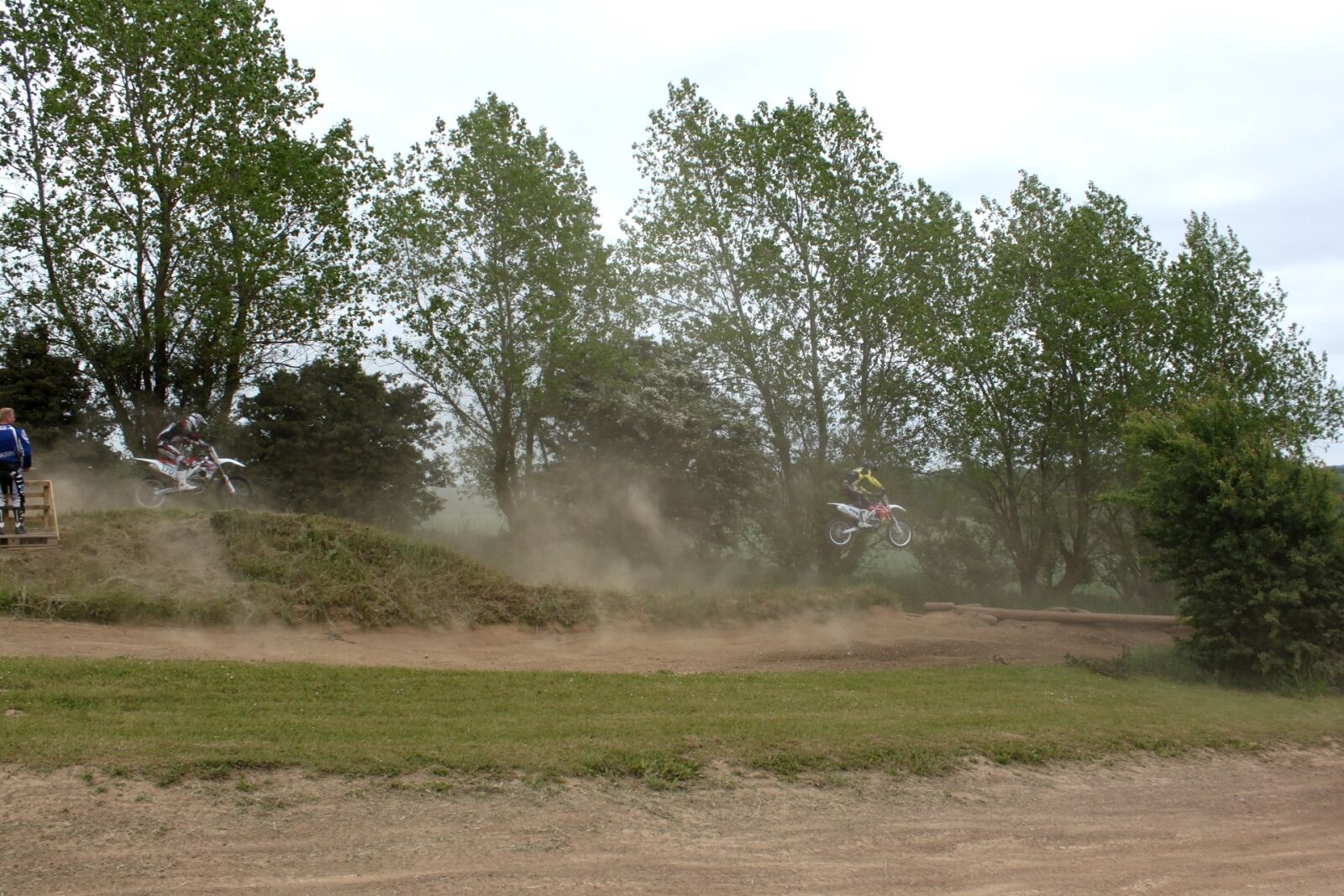 Canon EOS 500D (EOS Rebel T1i / EOS Kiss X3) sample photo. Moto cross, motorbike, sports photography