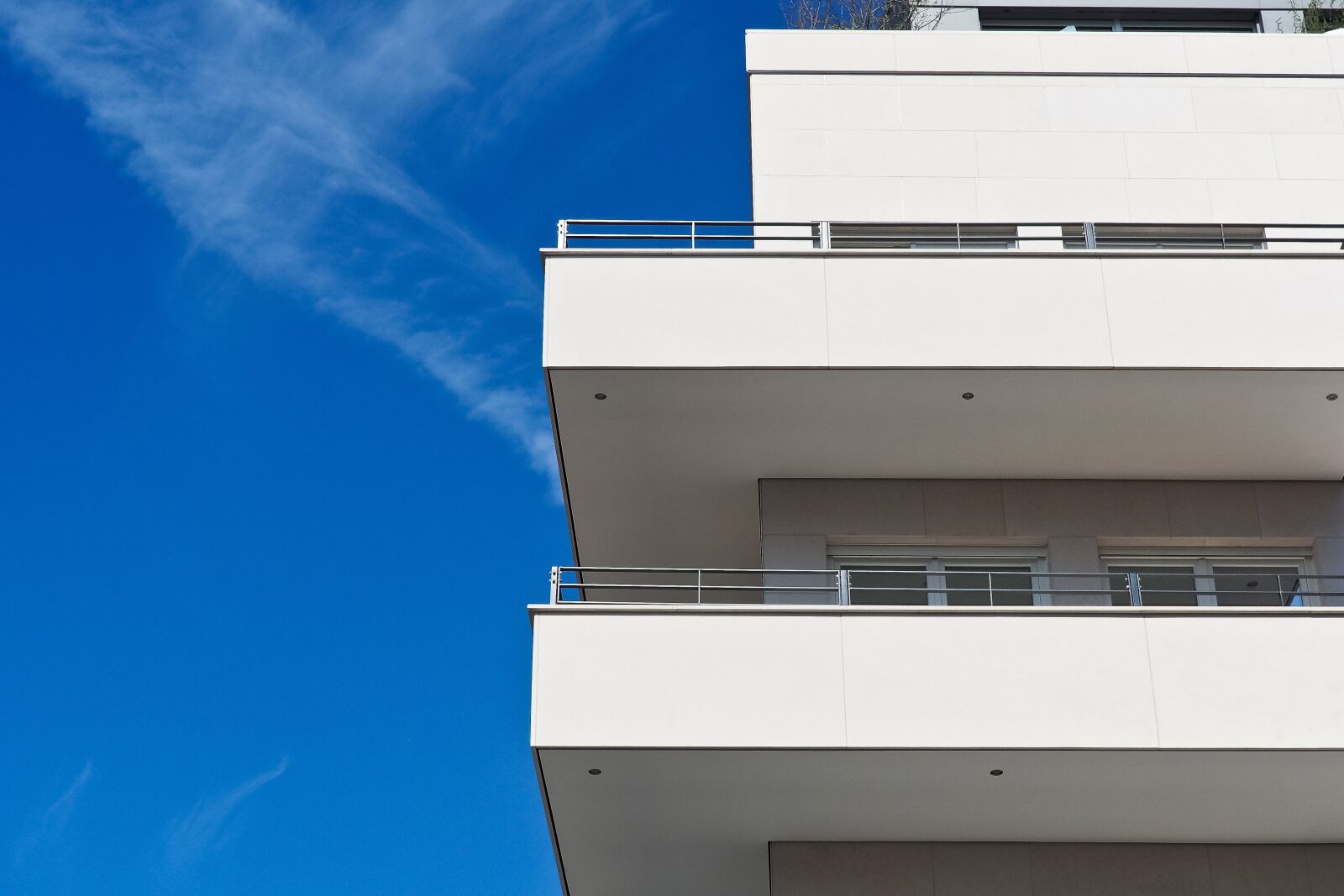 Olympus OM-D E-M10 sample photo. Architecture, balconies, house photography