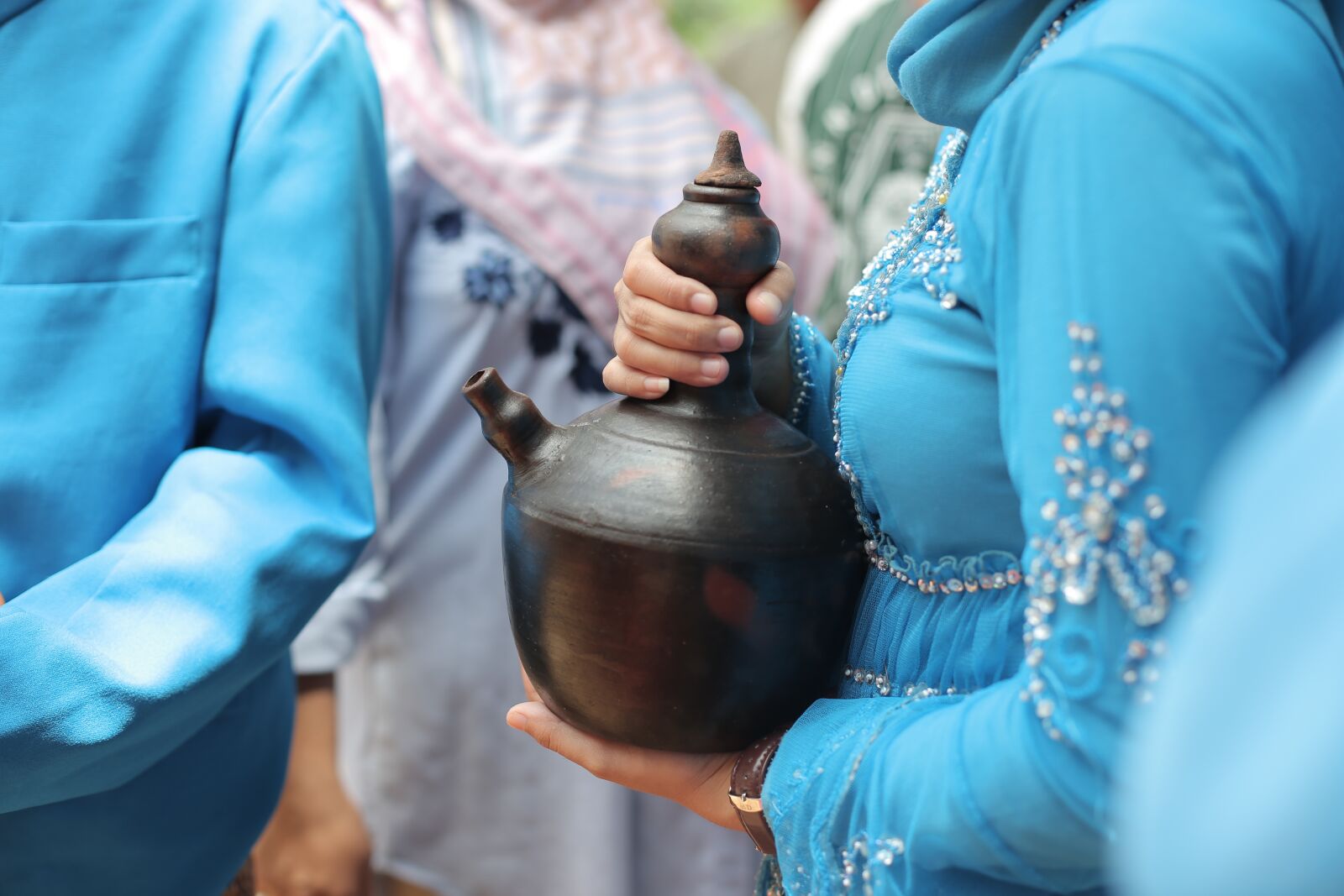Canon EOS 6D + Canon EF 50mm F1.4 USM sample photo. Wedding, muslim, jar photography