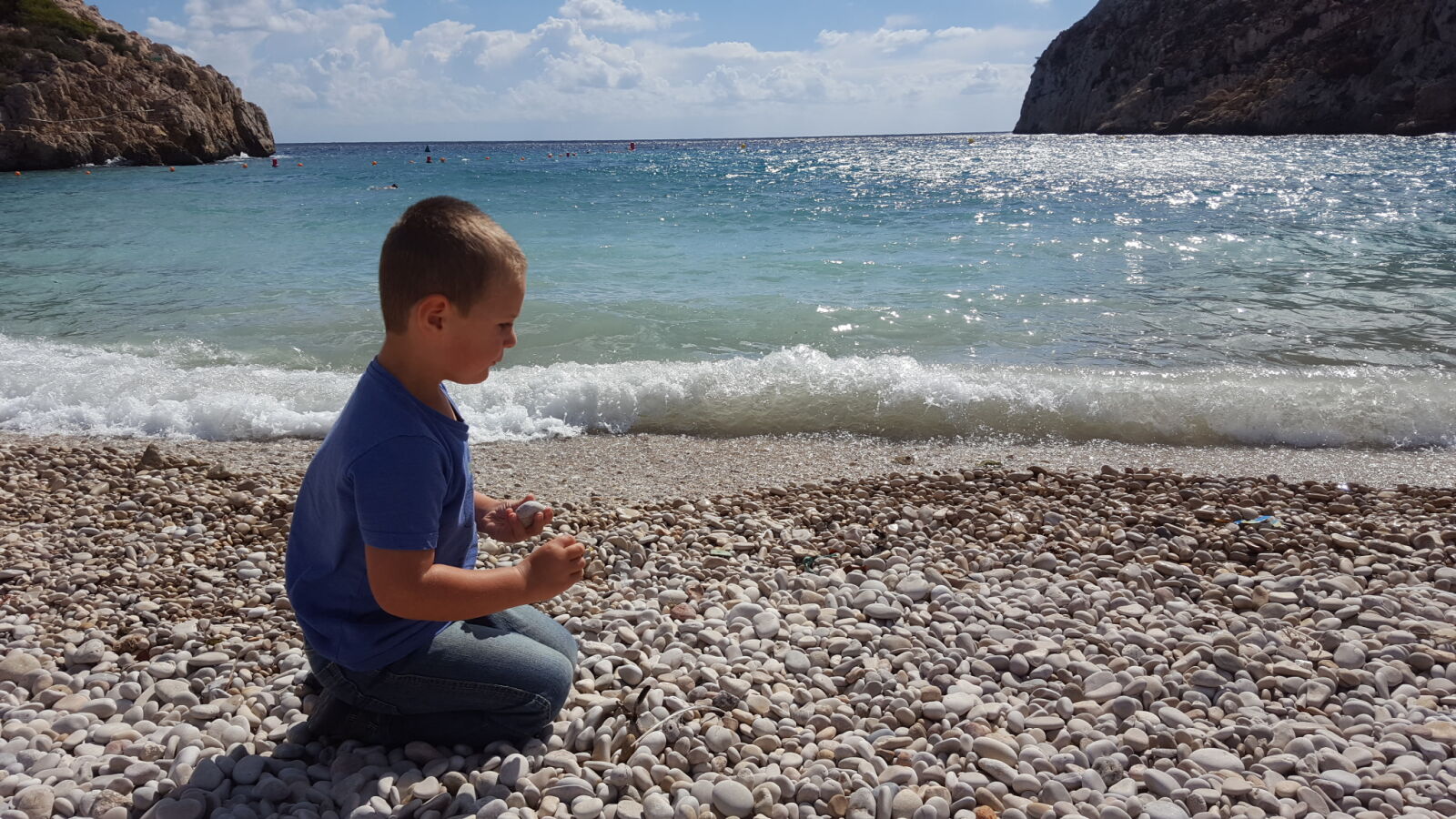 Samsung Galaxy S6 sample photo. Child, pebbles, seabeach photography
